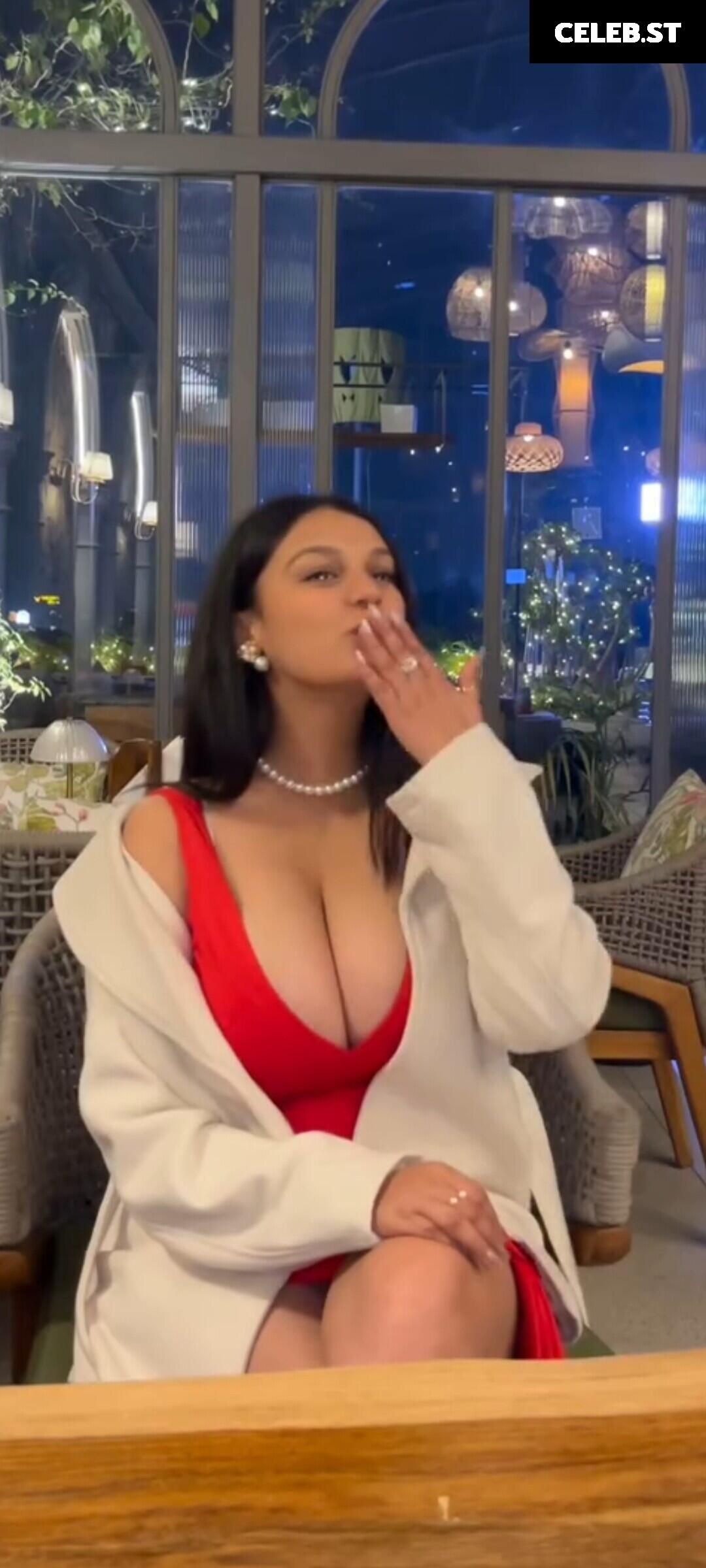 @_ayushaaaa__, Ayusha, busty Indian influencer Image 10794818