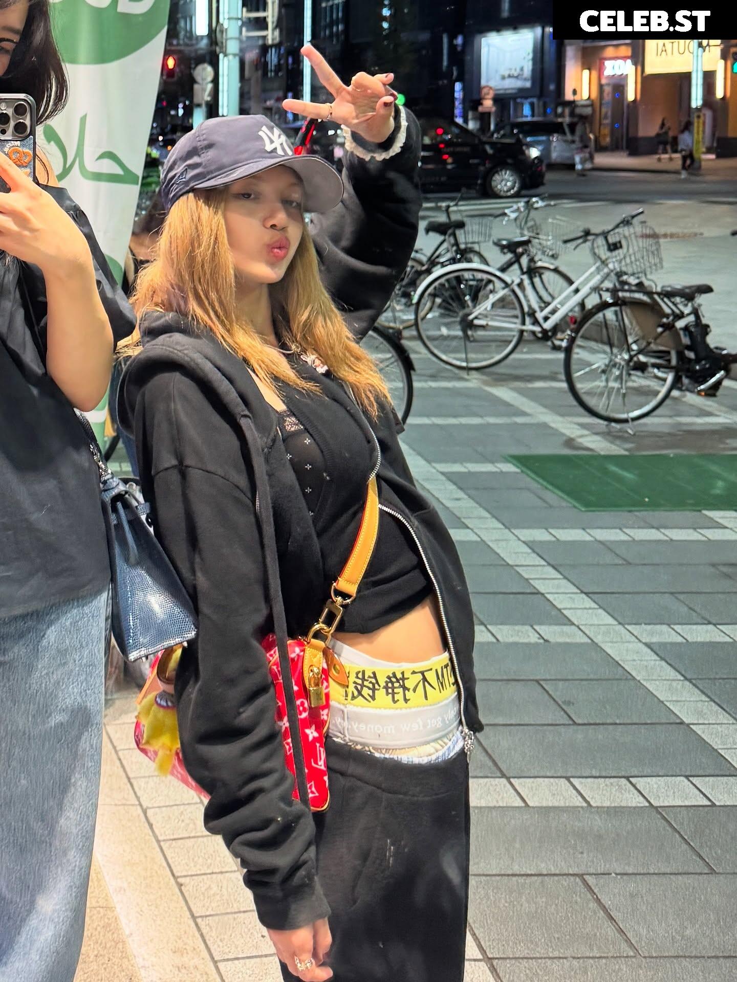 Lisa | BLΛƆKPIИK (Blackpink) Image 10788824