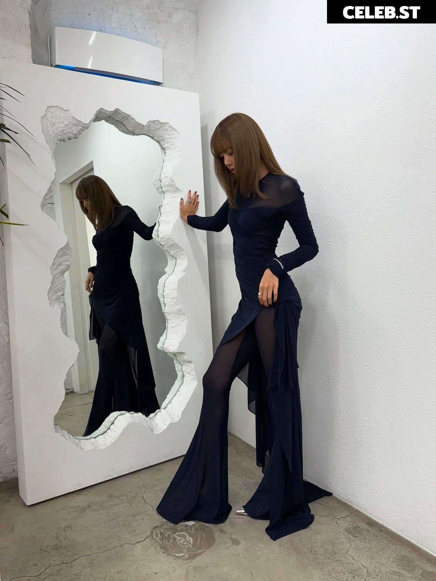 Lisa | BLΛƆKPIИK (Blackpink) Image 10788829