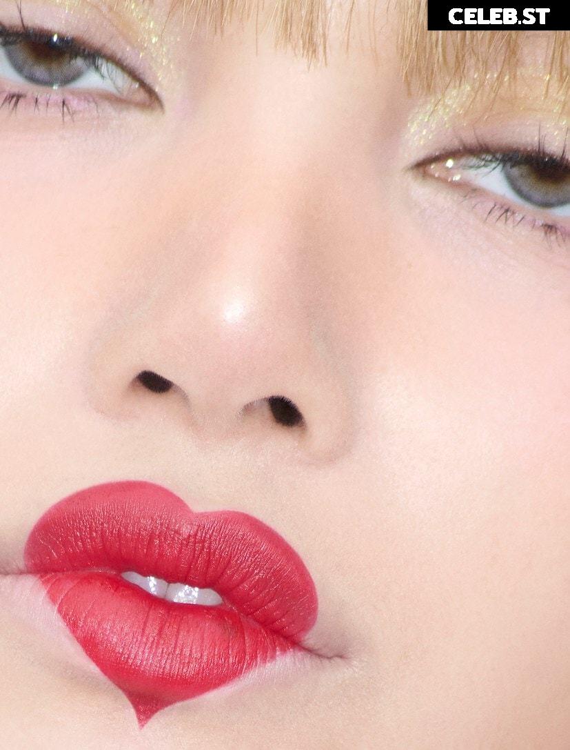 Lisa | BLΛƆKPIИK (Blackpink) Image 10788842