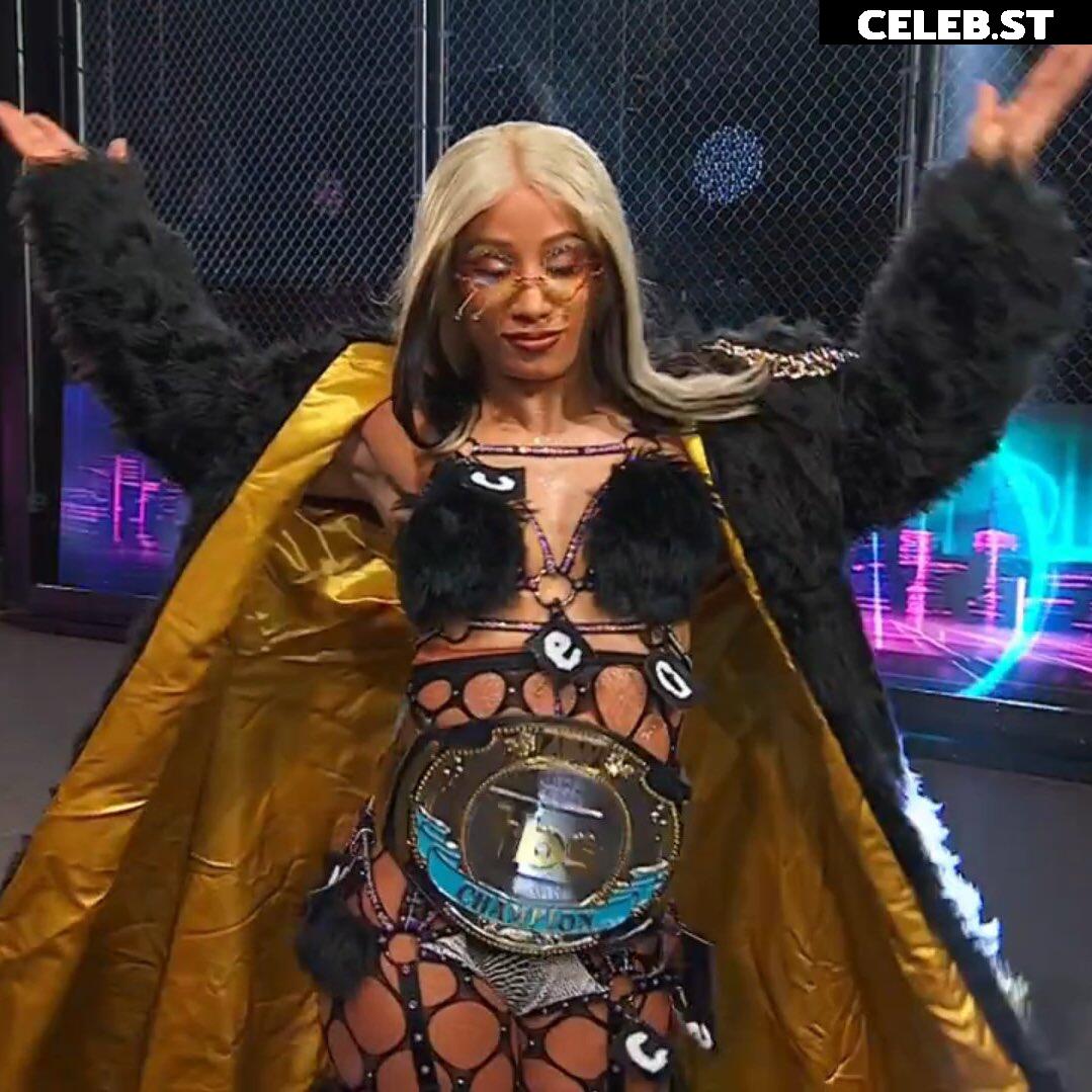 WWE Sasha Banks | Mercedes Moné Image 10788733