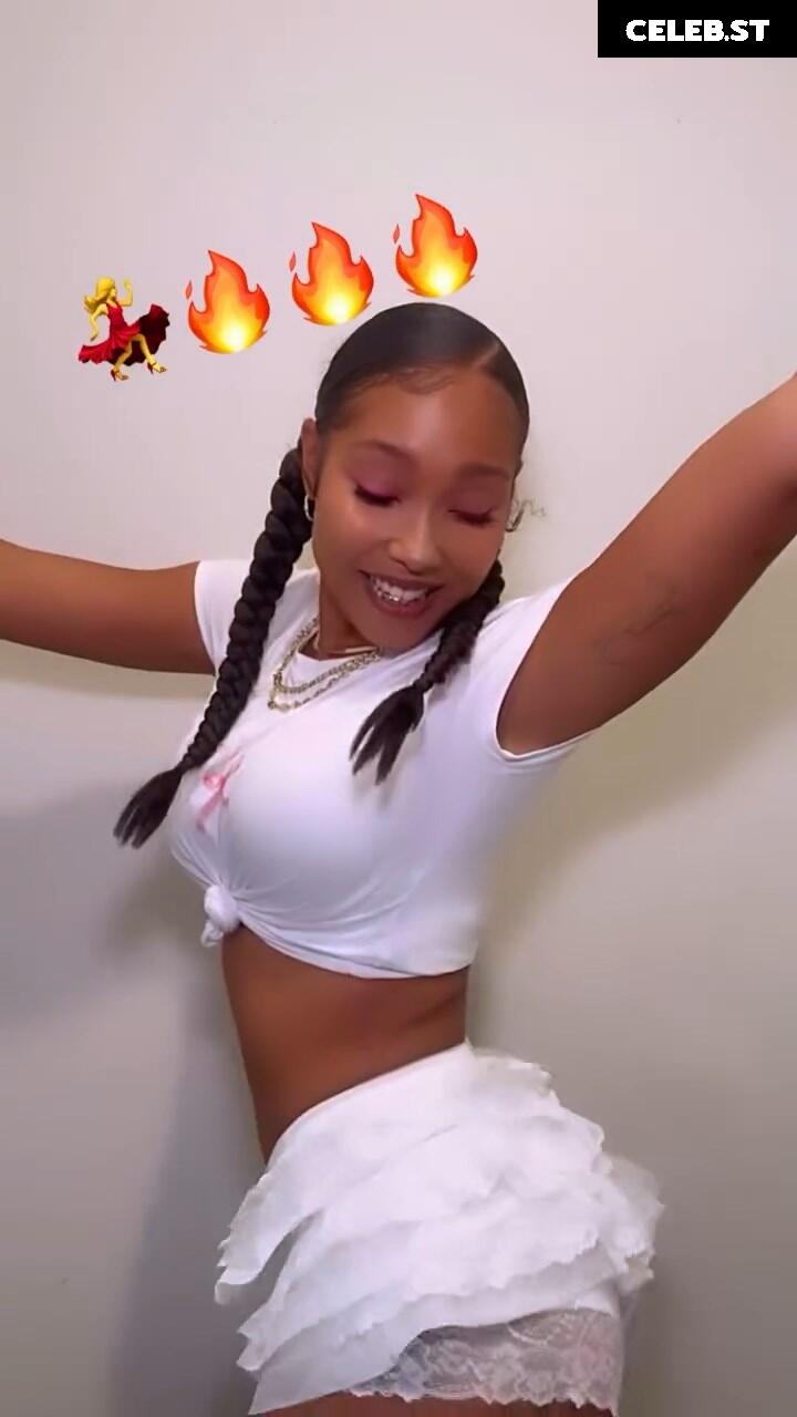 Parker McKenna Posey Image 10789981