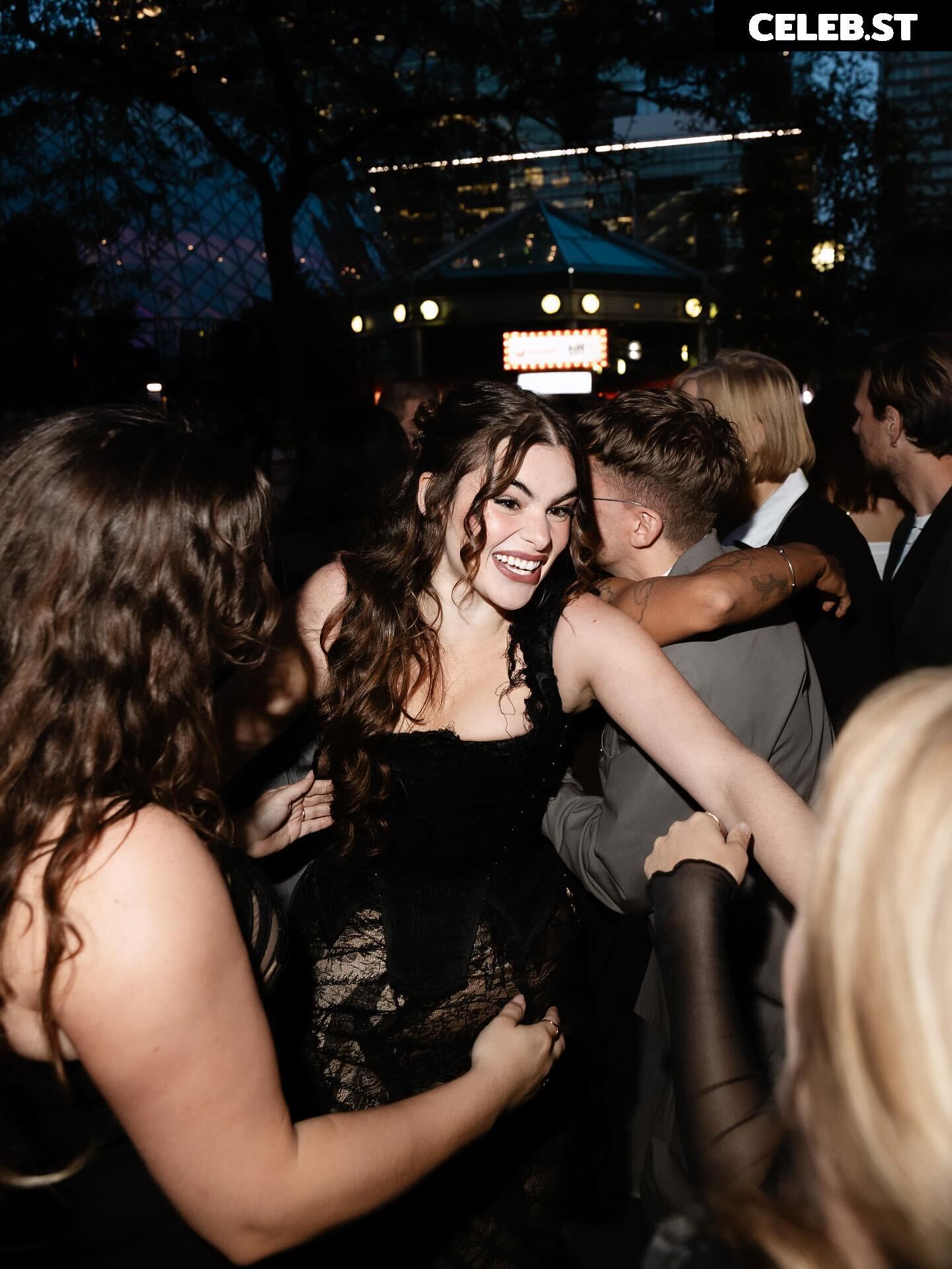 Barbie Ferreira (Euphoria actress) Image 10789945