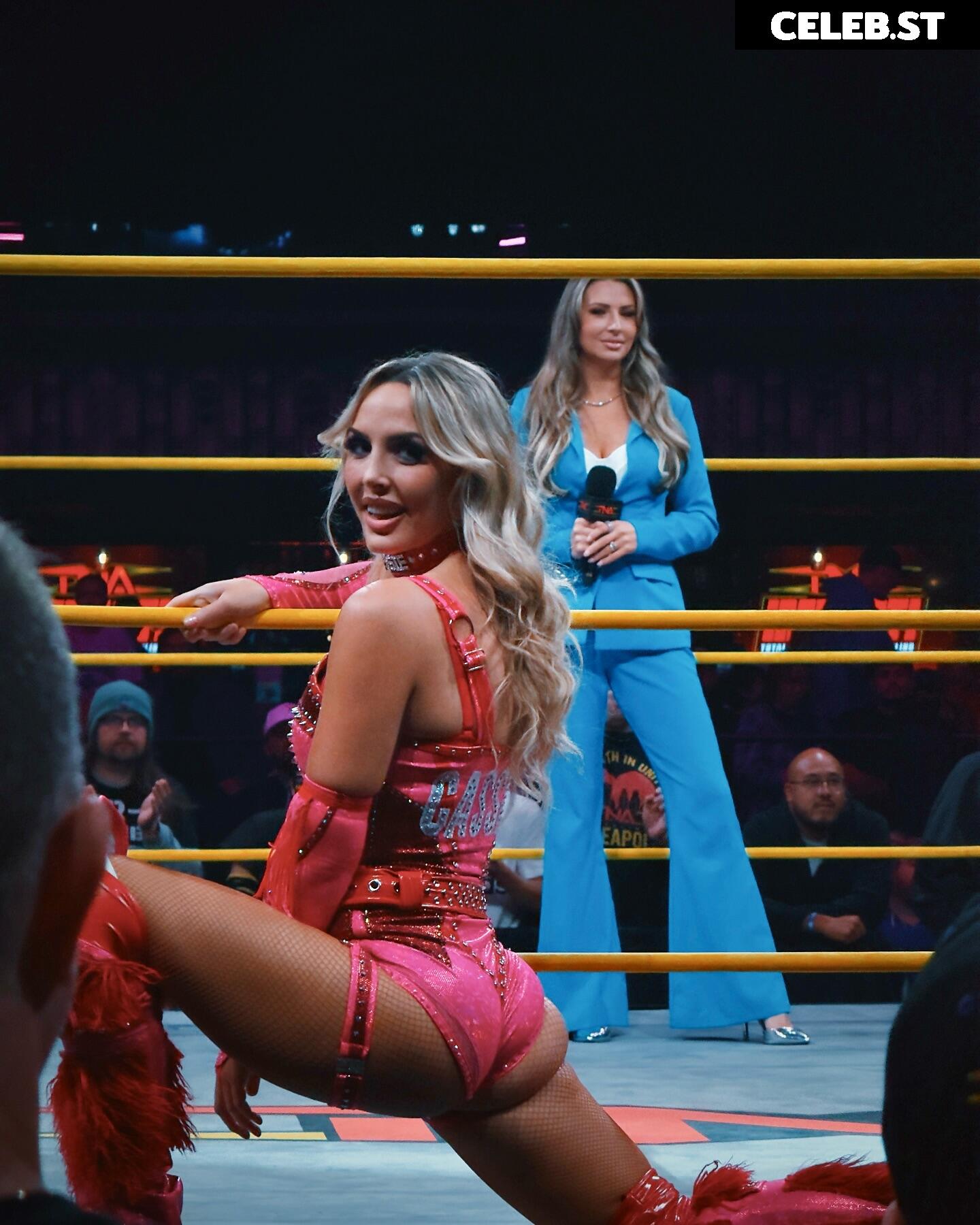 Cassie Lee/Jess McKay (Peyton Royce/Billie Kay) Image 10789437