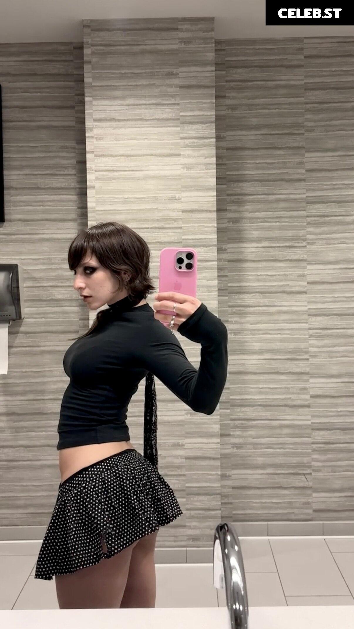 wormsheriff / Olivia O Image 10658949