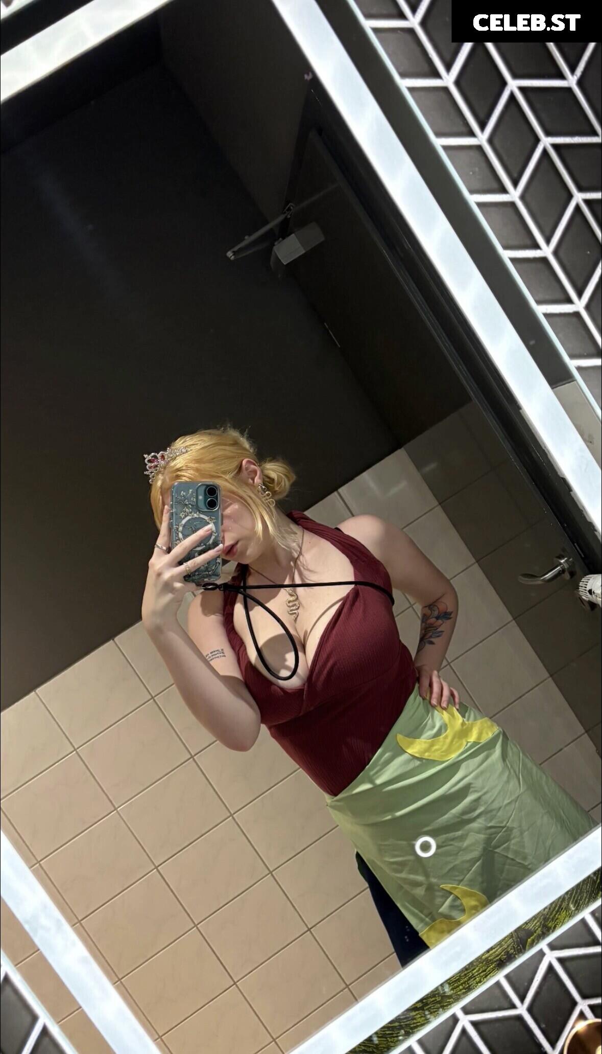 bella__55411 Image 10657921