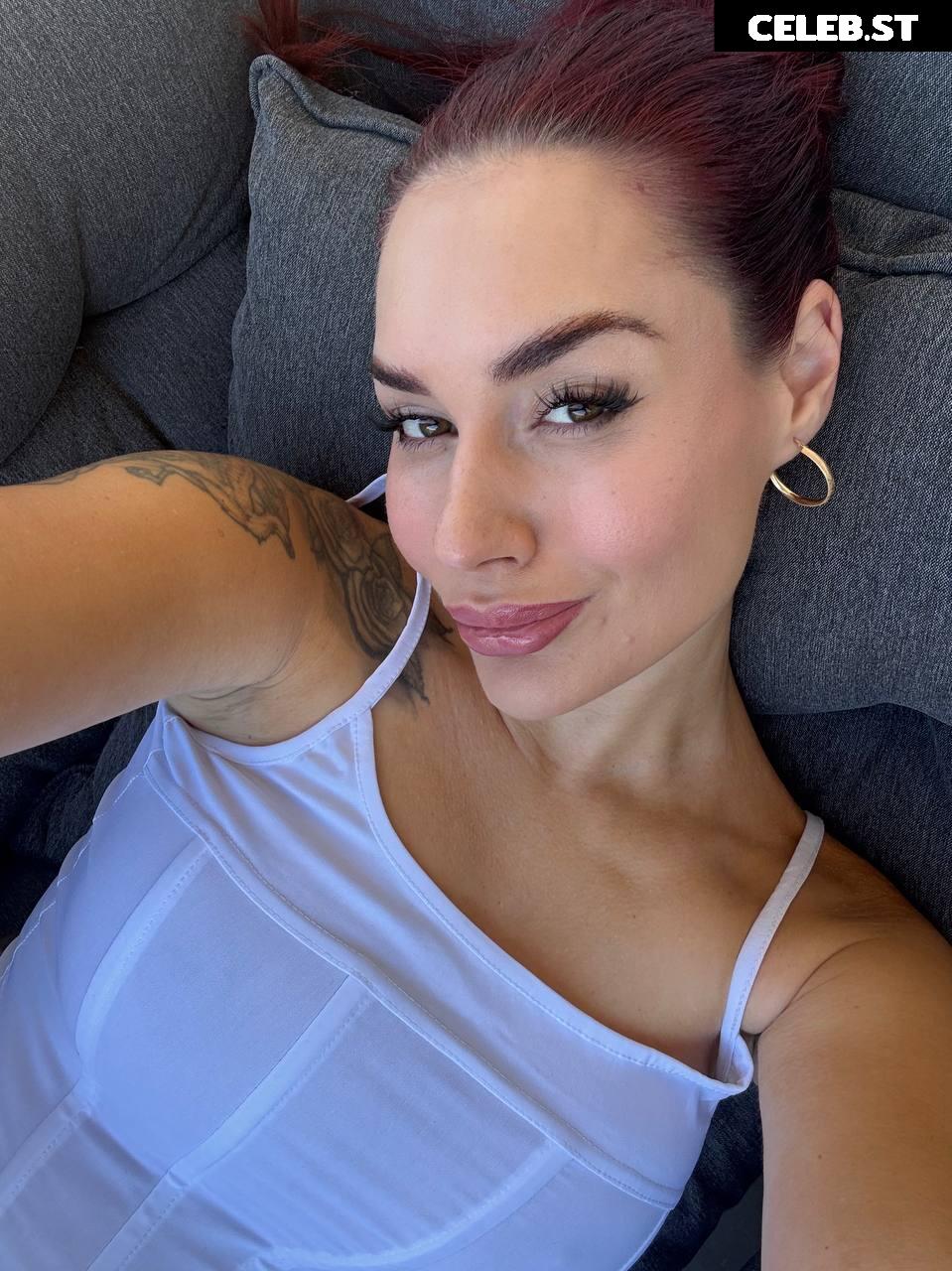 nellycatxox / MissEmmLove / Nelly Williams / amateur_jady22 / nj5nvf3gmnyvp2akbozgj4kzitelnmlz Image 10651189