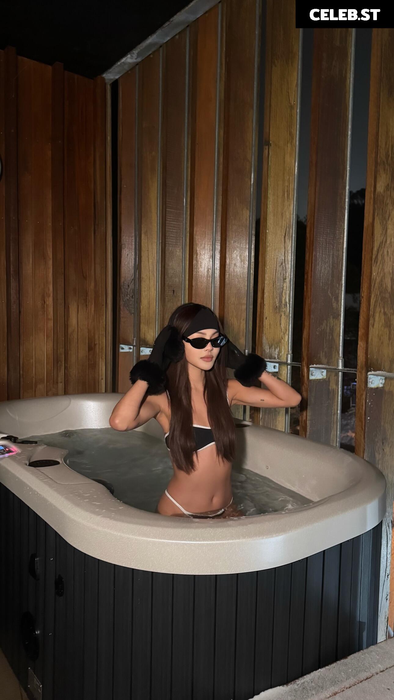 LilyMayMac Image 10659486