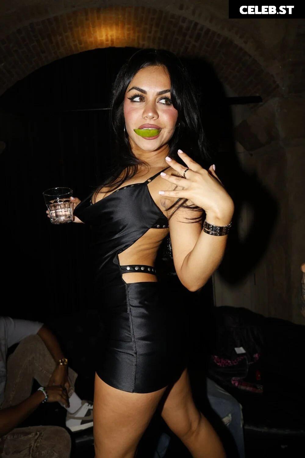 Tara yummy Image 10659418