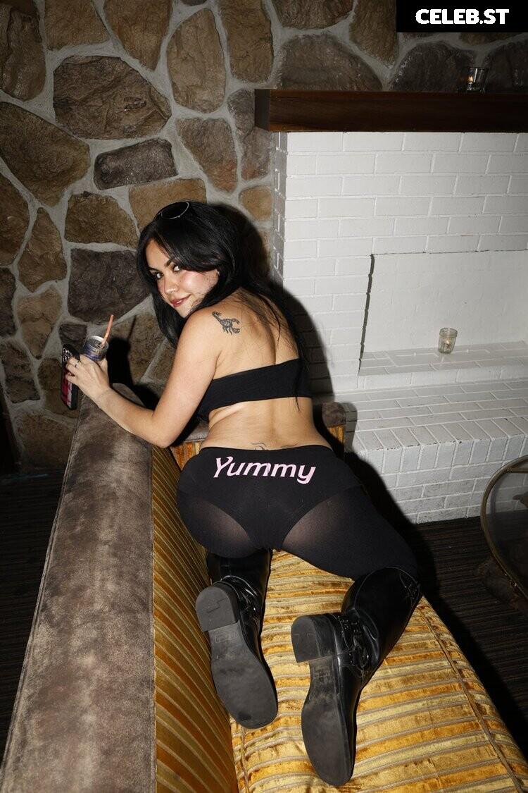 Tara yummy Image 10659384