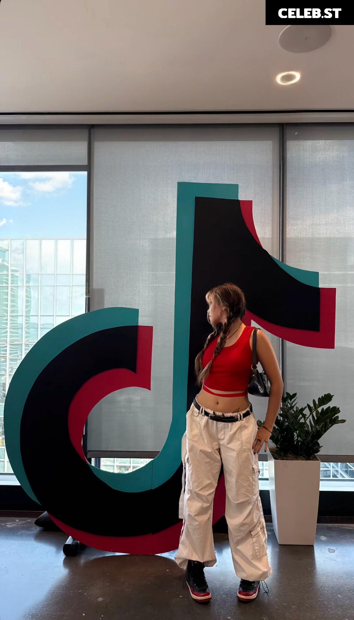 Natalie Tran / itsnatalietran Image 10664419