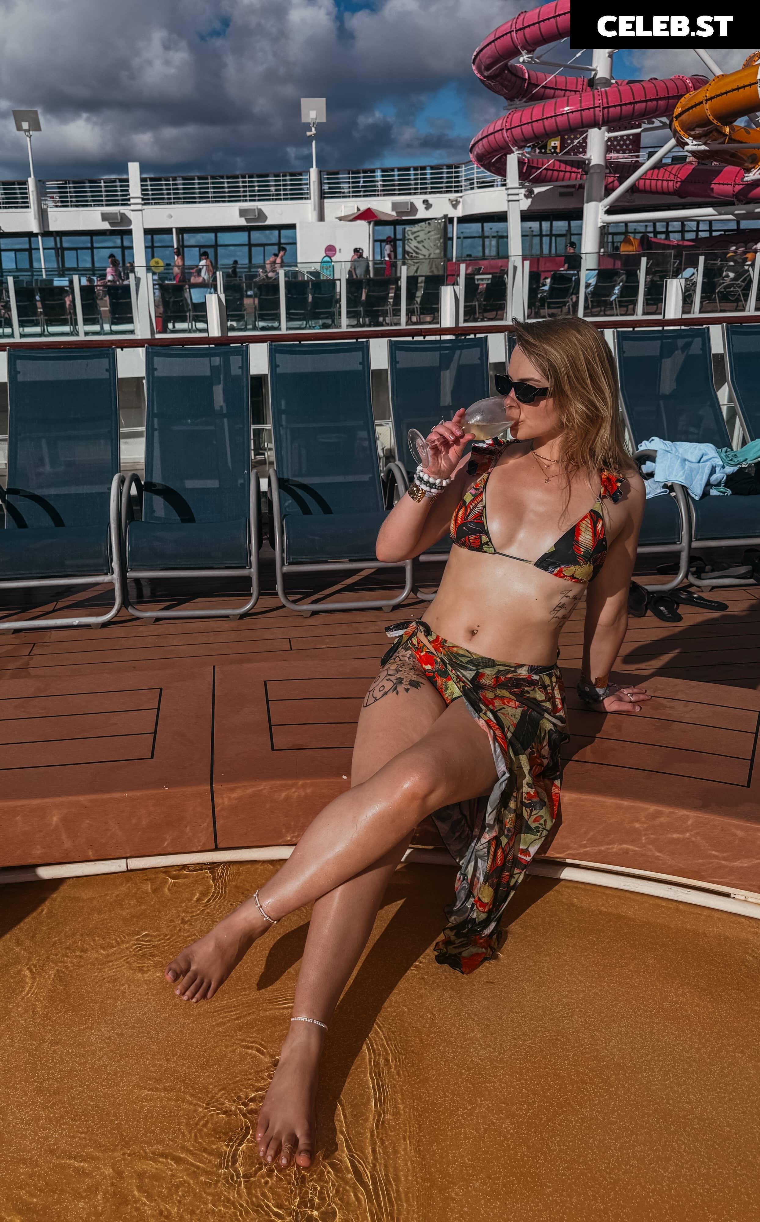 HaileeandKendra - Hailee Kendra Image 10664737