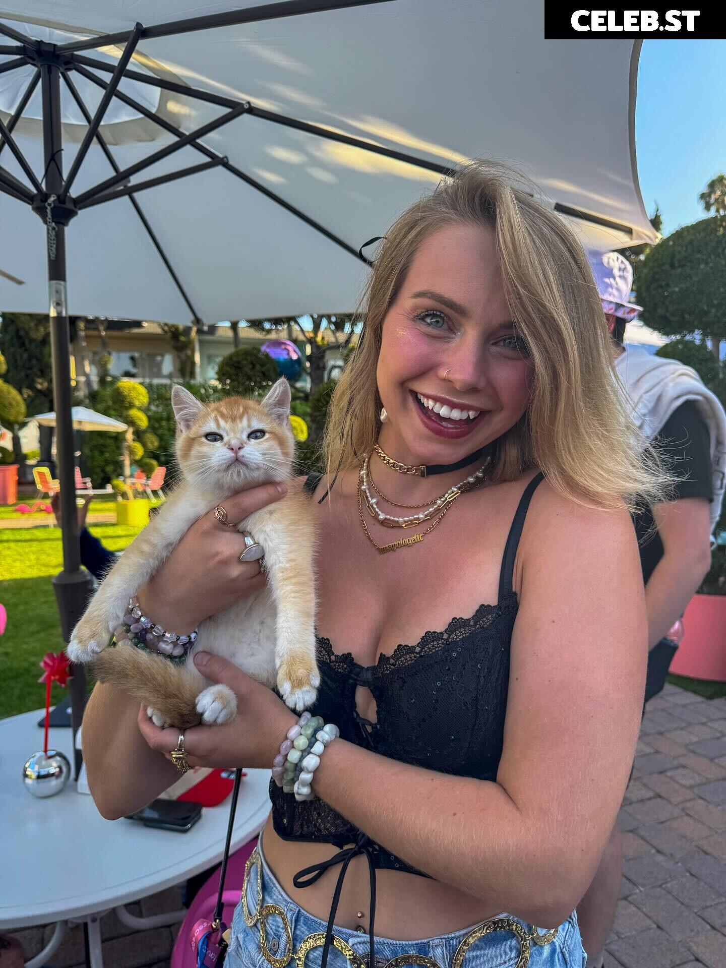 HaileeandKendra - Hailee Kendra Image 10664760