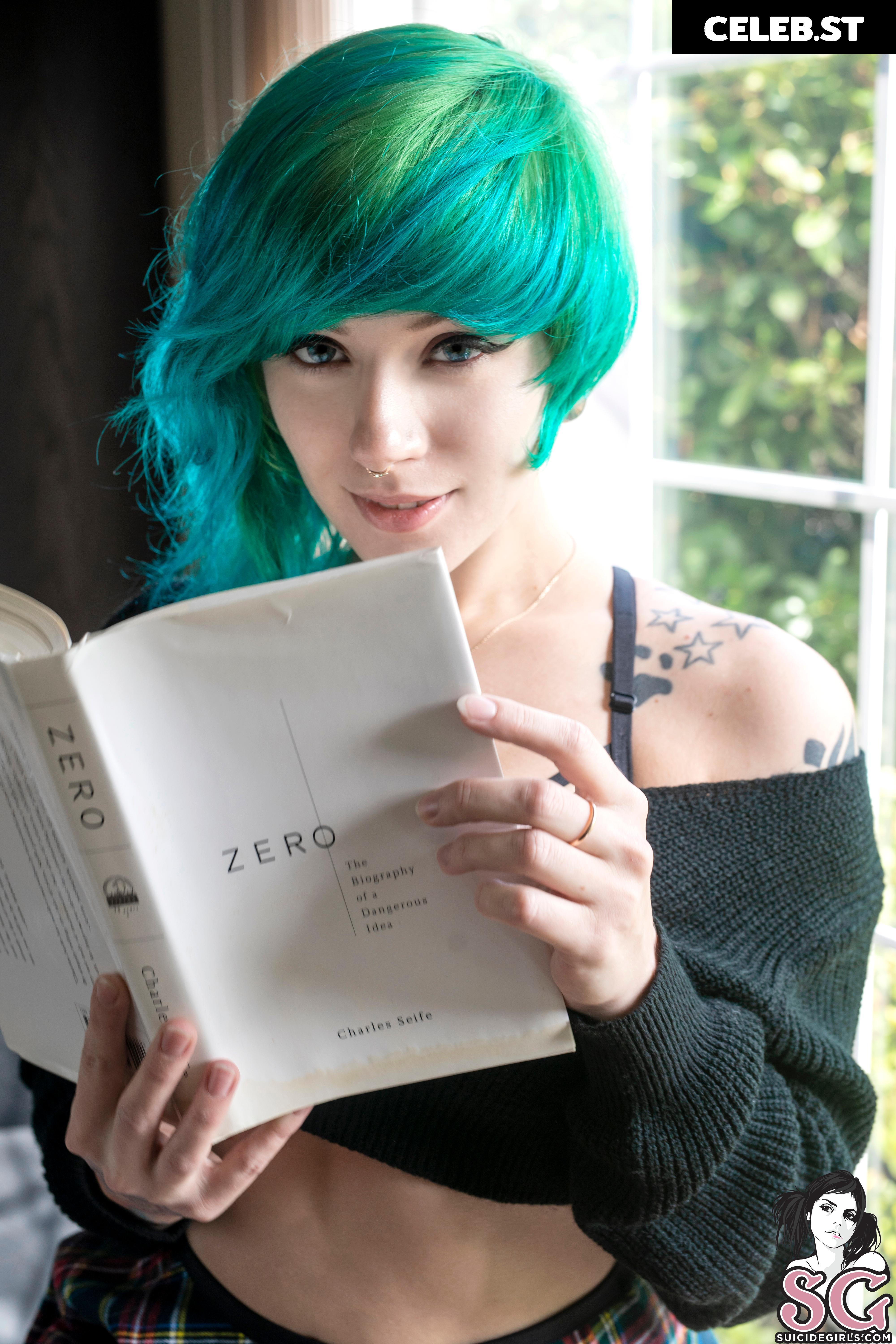 Ivy_Celeste / happystuntz / beebocheeks Image 10664175