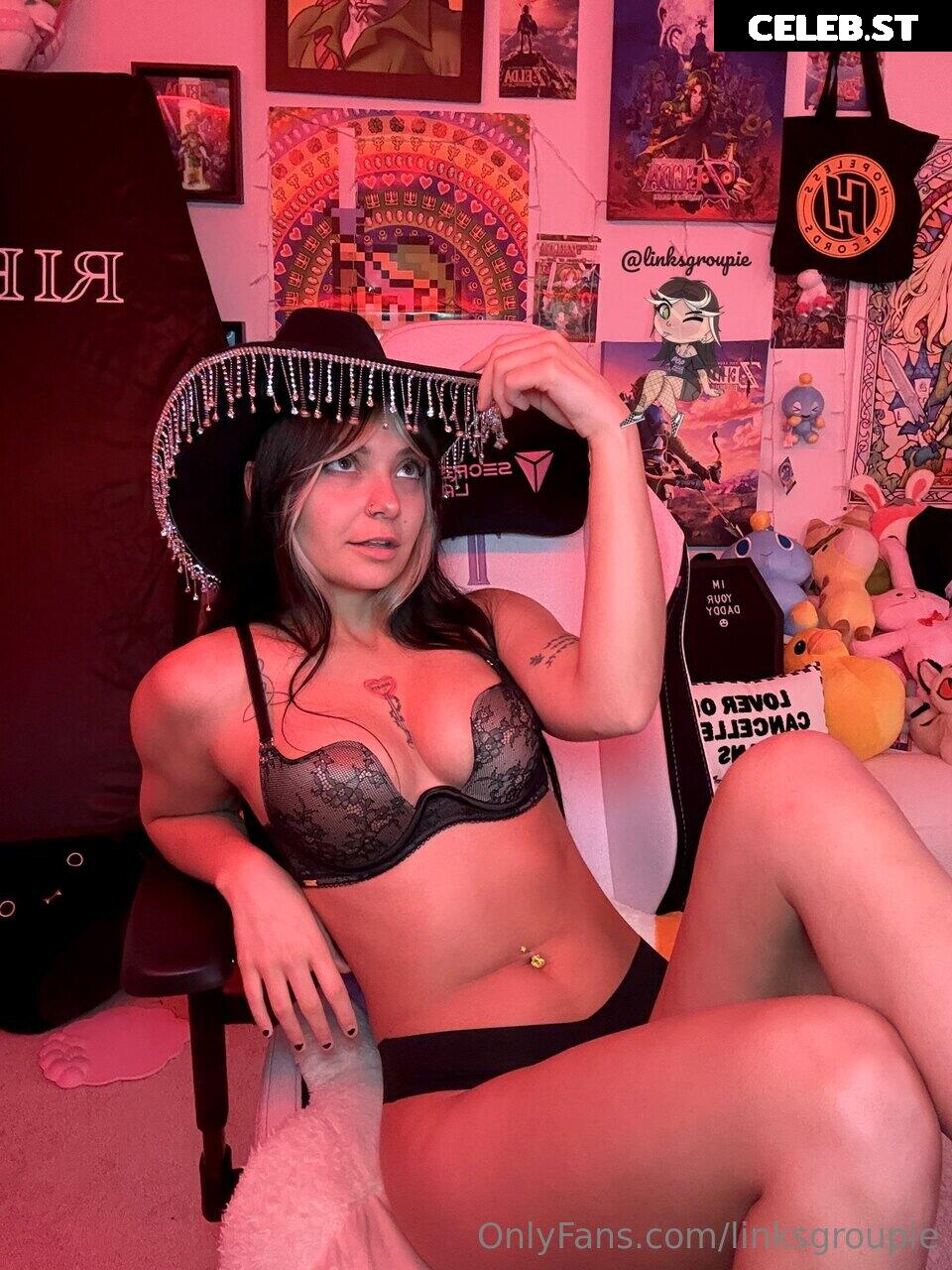 Linksgroupie (Mariah Crooke) Image 10664288