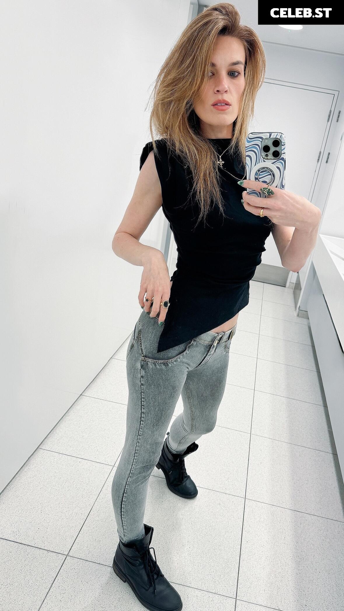 Hollie Bennett Image 10667551