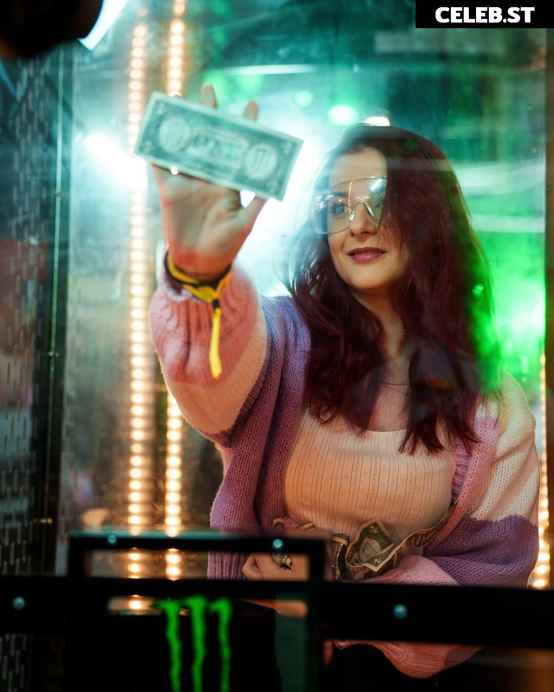 Anniefuchsia Image 10666464