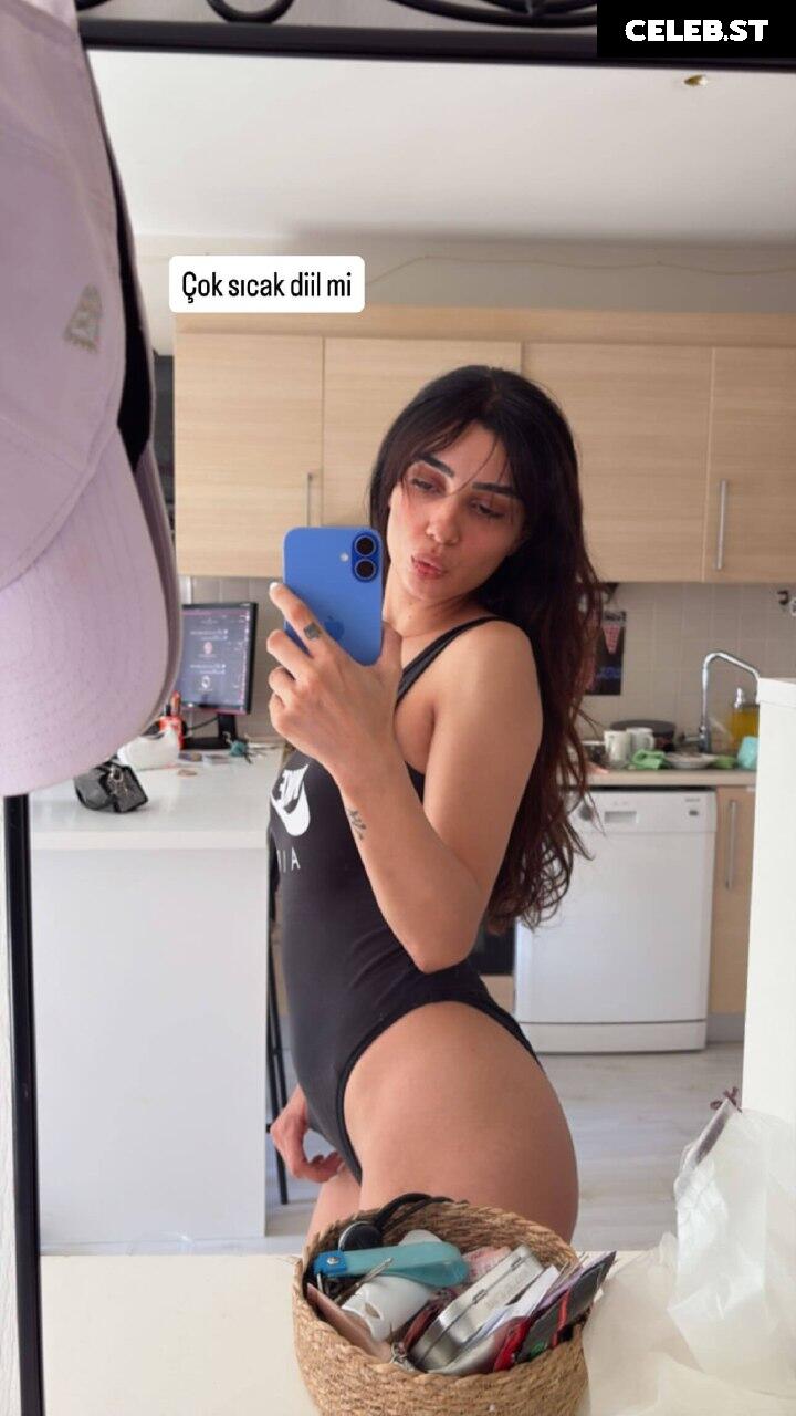 Kübra &quot;Miranda&quot; Çamlıbel Image 10666397