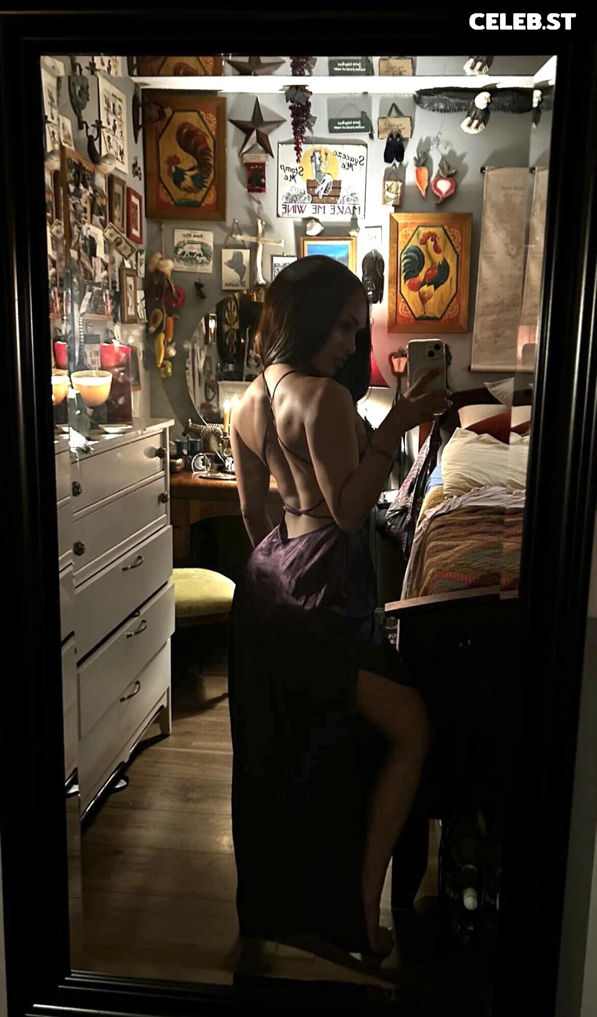 Aaliyeezy Image 10661928