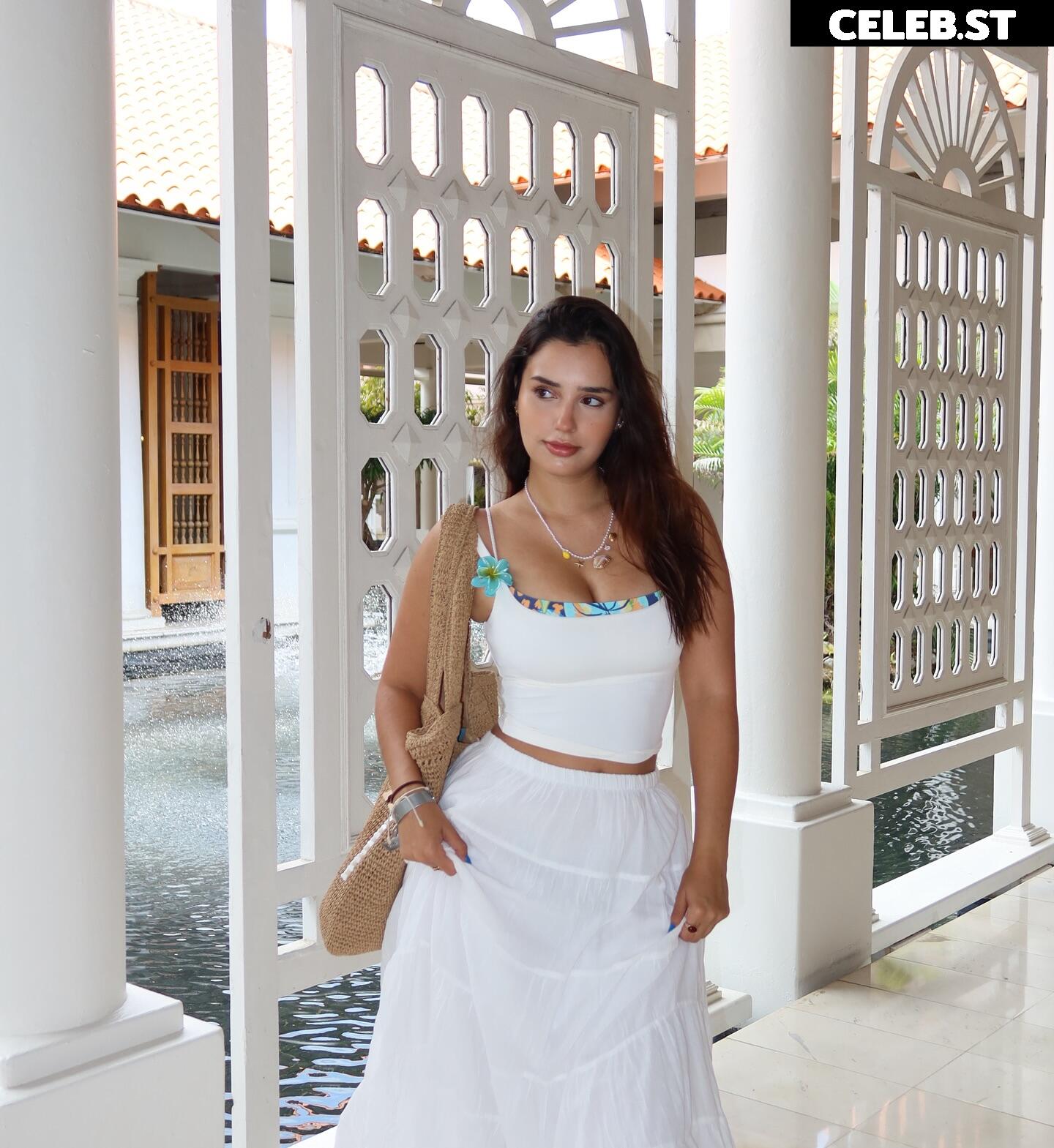 Andrea Chapa / agchapa_ / andreagchapa Image 10660151