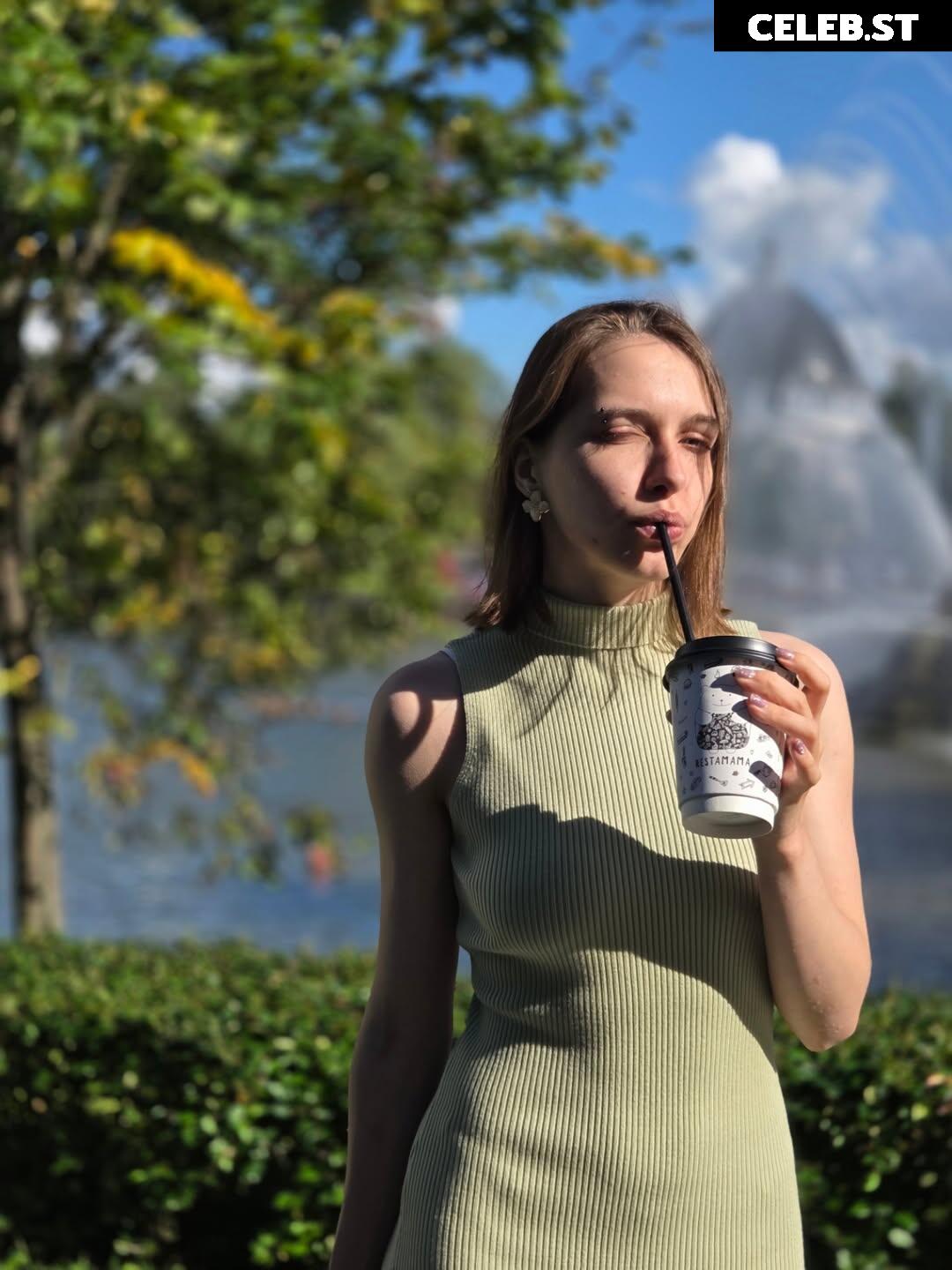 Daschushka / PeaceDaria Image 10660248