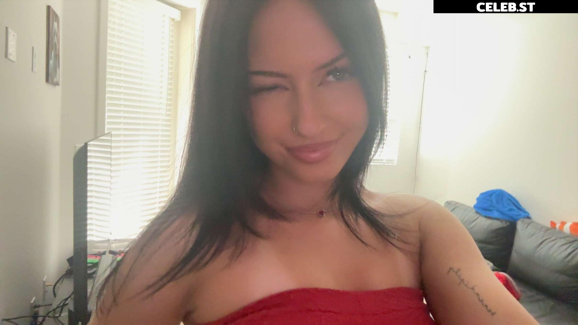 Lily Weber Image 10662748