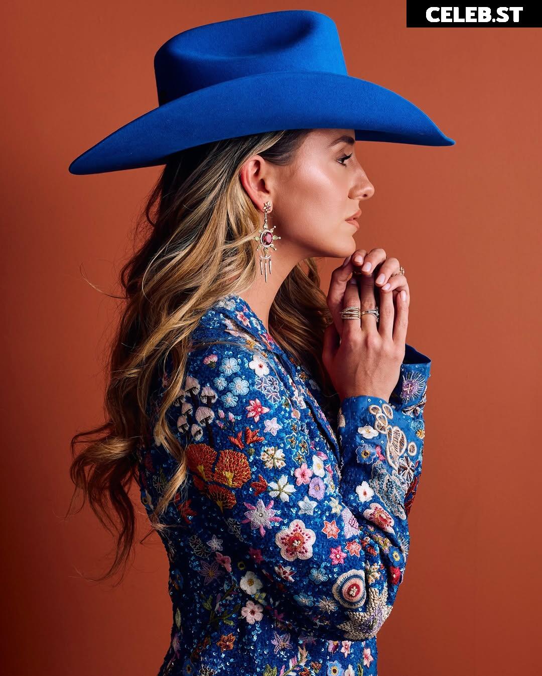 Lainey Wilson Image 10675340