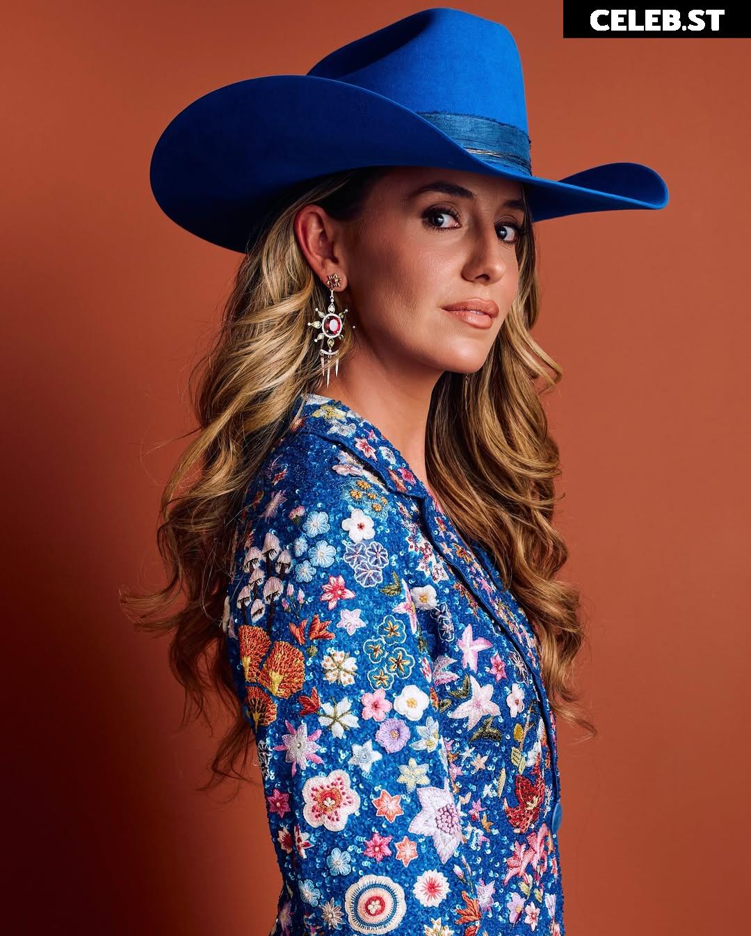 Lainey Wilson Image 10675344