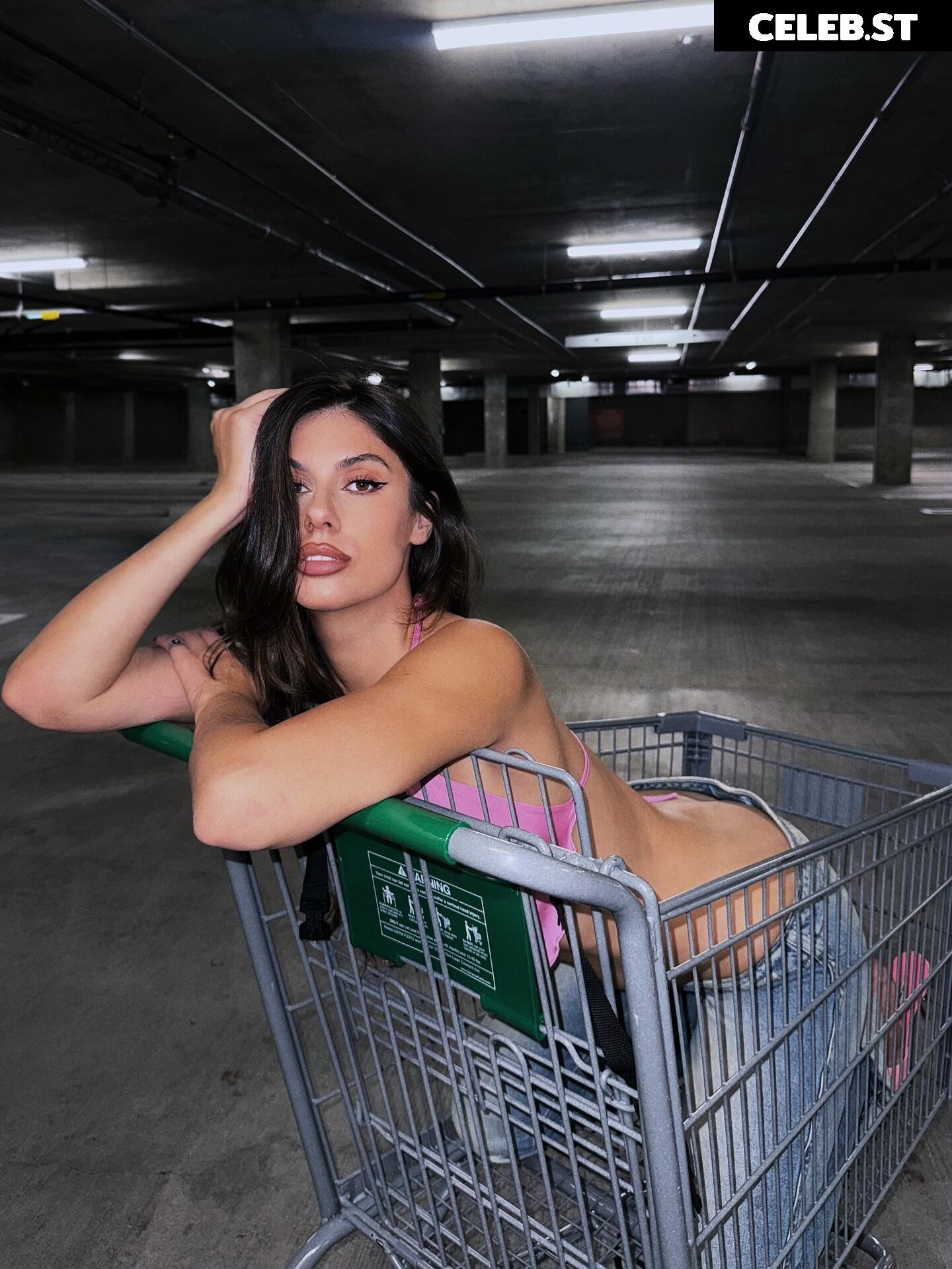 Ines Trocchia Image 10670037