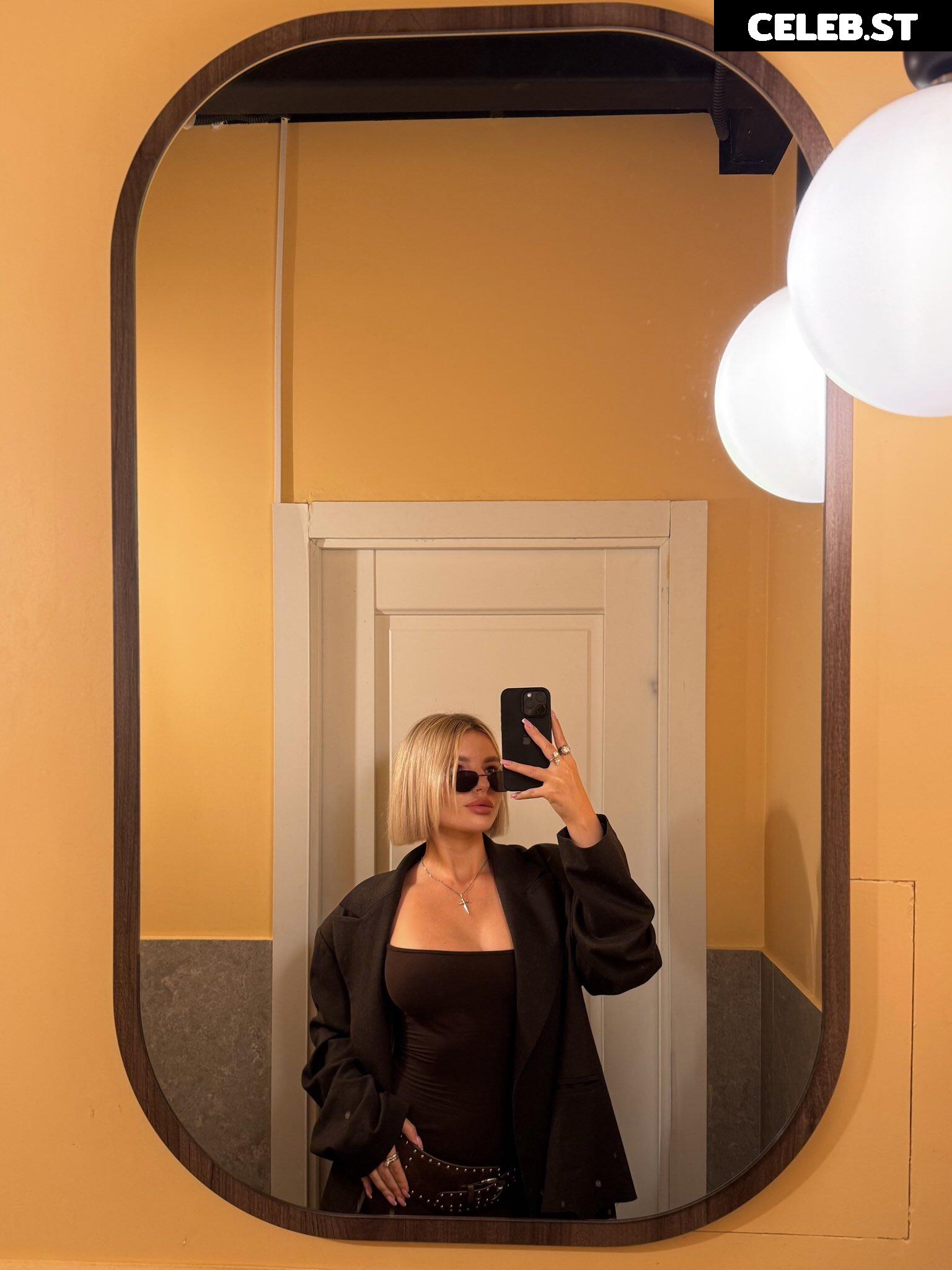 Ana.maks Image 10647672