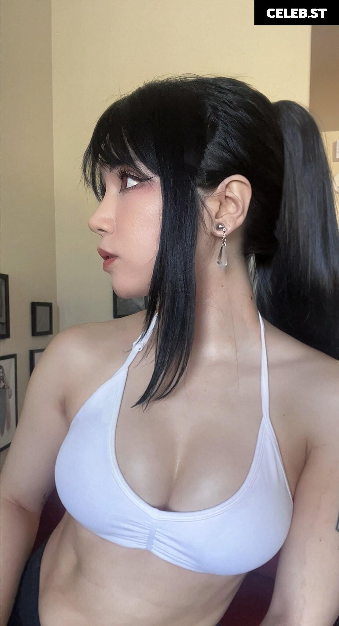 womanwearingred / Buffbunnymika / Buffbunbun Image 10642701