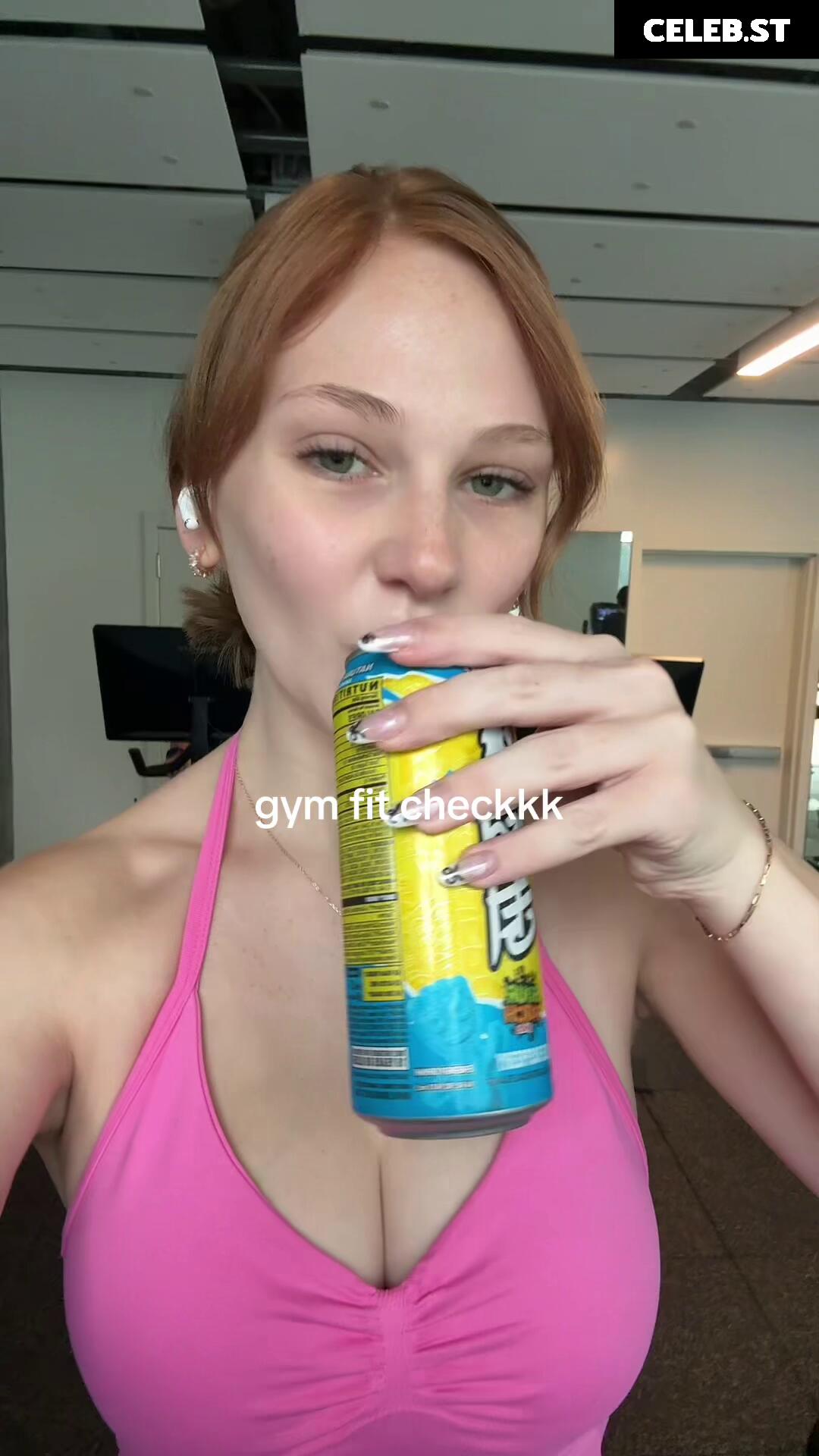 Lily Brooks O’Briant Image 10618930