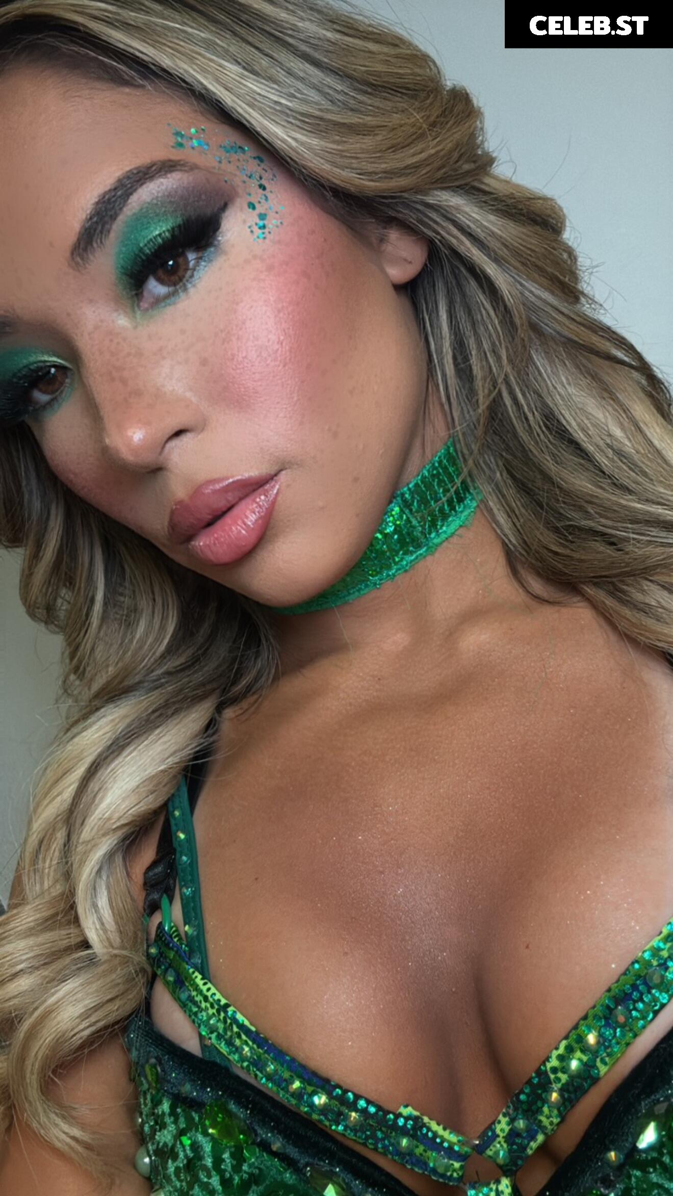 Valerie Loureda | Lola Vice Image 10618671