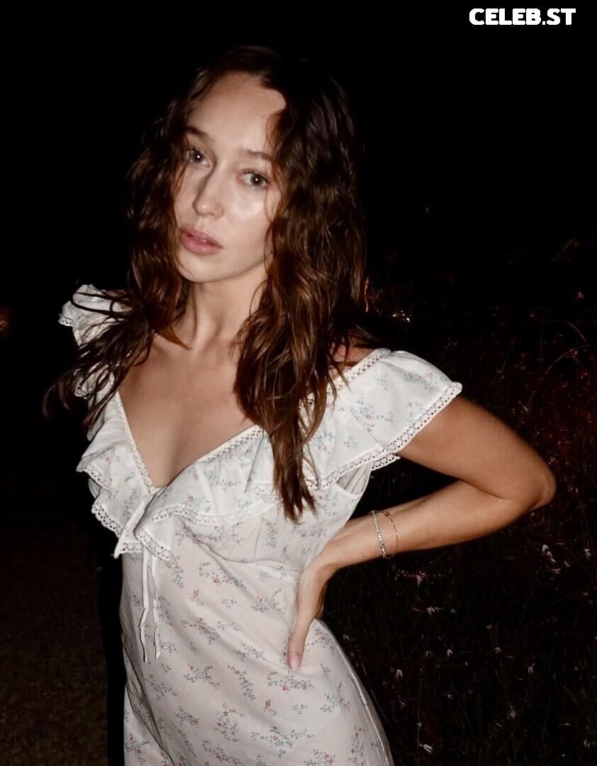 Alycia Debnam Carey Image 10618376