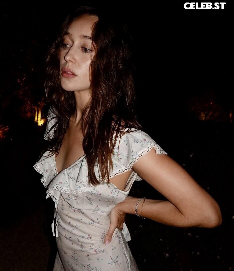 Alycia Debnam Carey Image 10618375