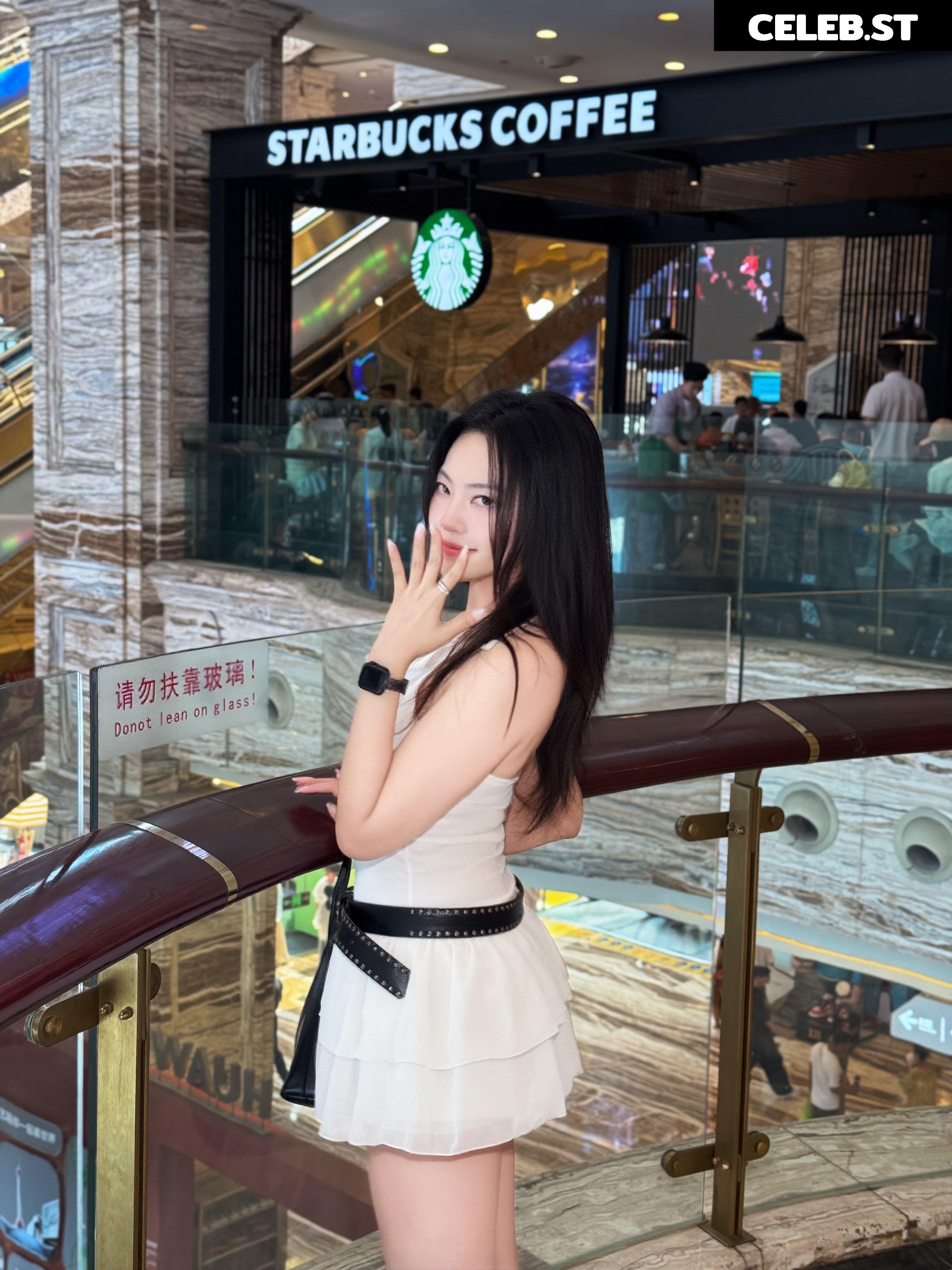 Plumy_ Image 10615764