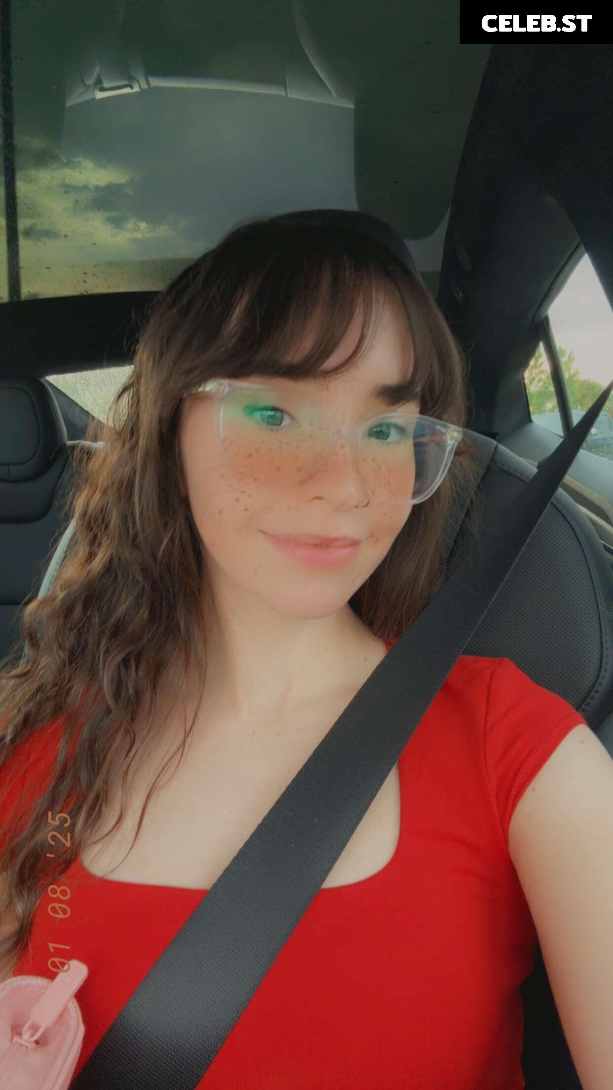 Catlyn Crespo Image 10615020