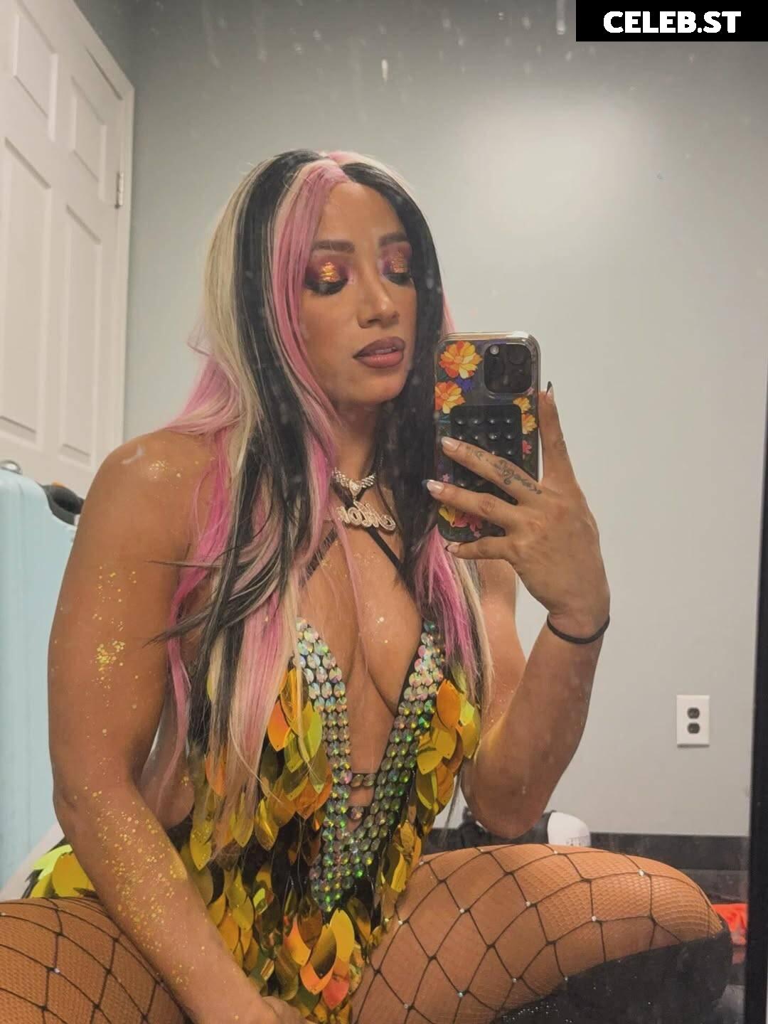 WWE Sasha Banks | Mercedes Moné Image 10617003