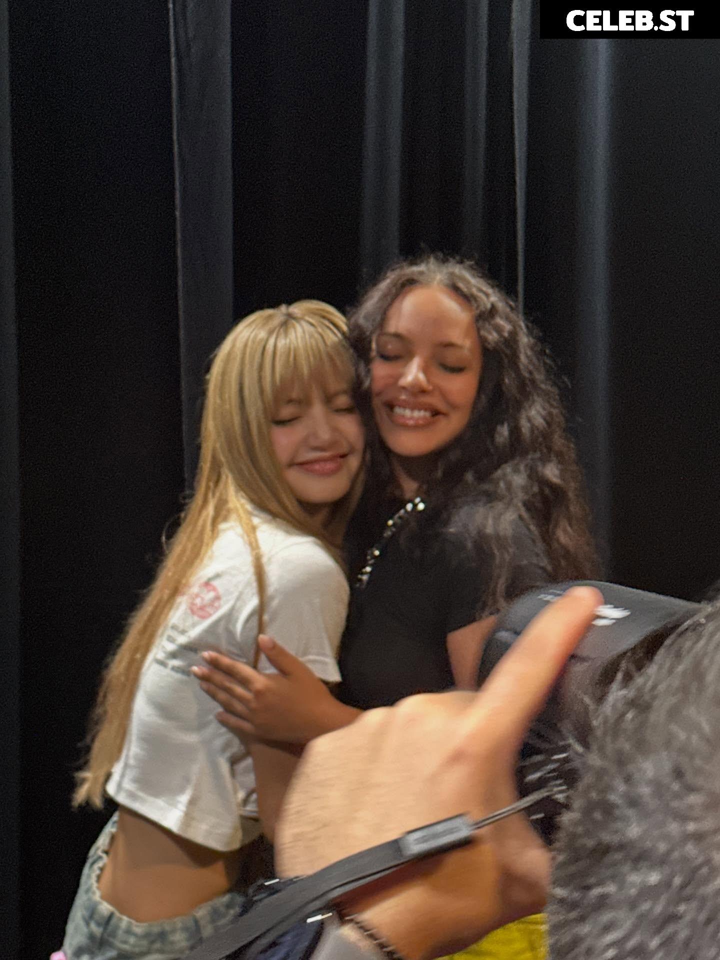 Lisa | BLΛƆKPIИK (Blackpink) Image 10617235