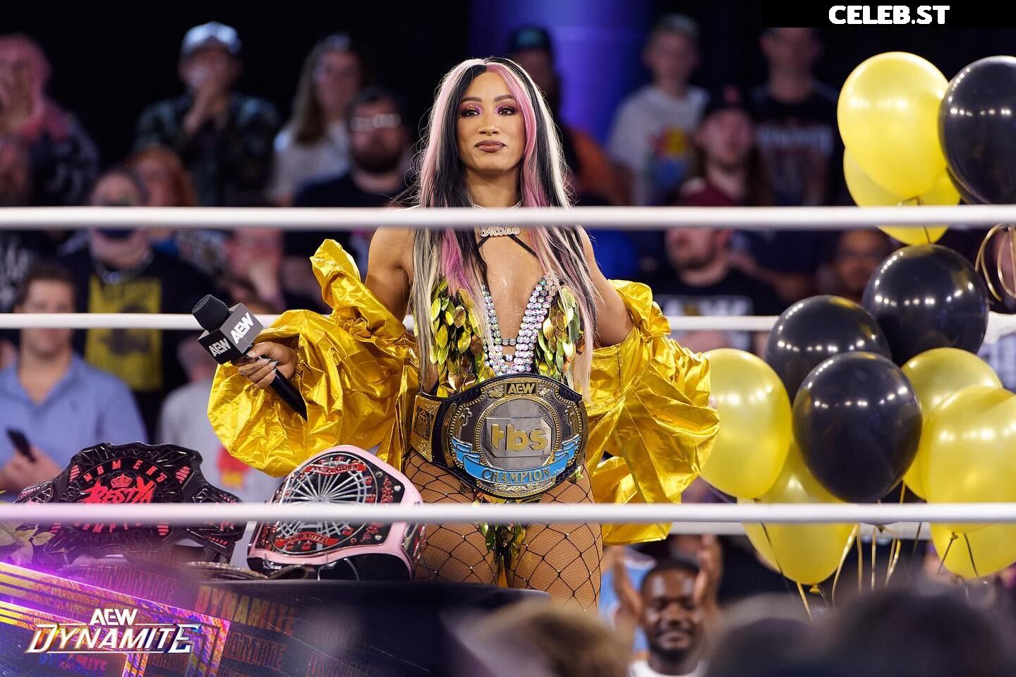 WWE Sasha Banks | Mercedes Moné Image 10616992
