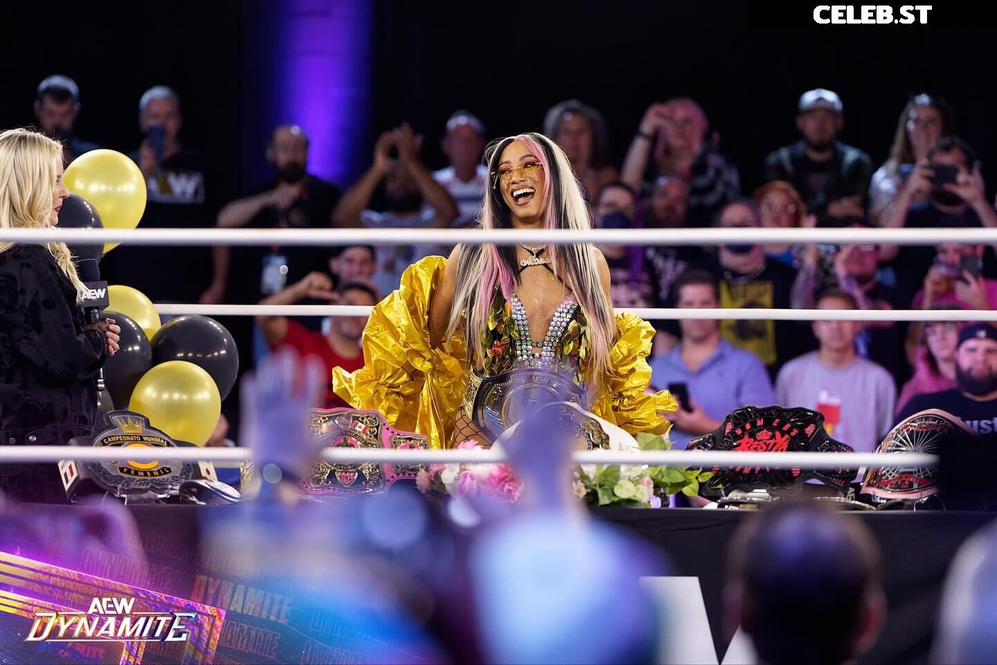 WWE Sasha Banks | Mercedes Moné Image 10616996