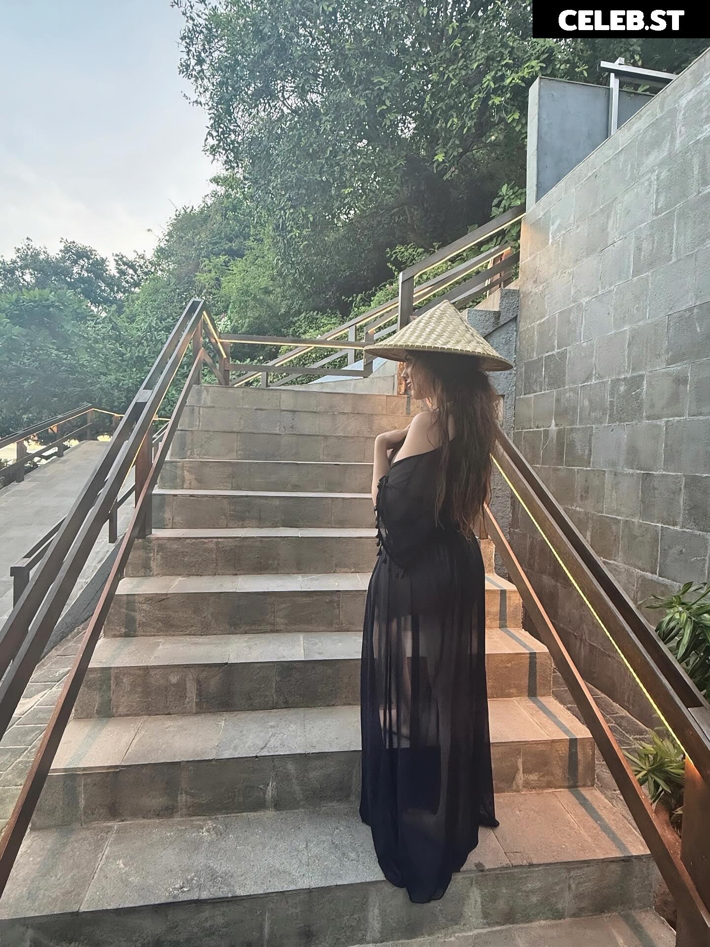 Zeling/Alicia/Zeiing Image 10616429