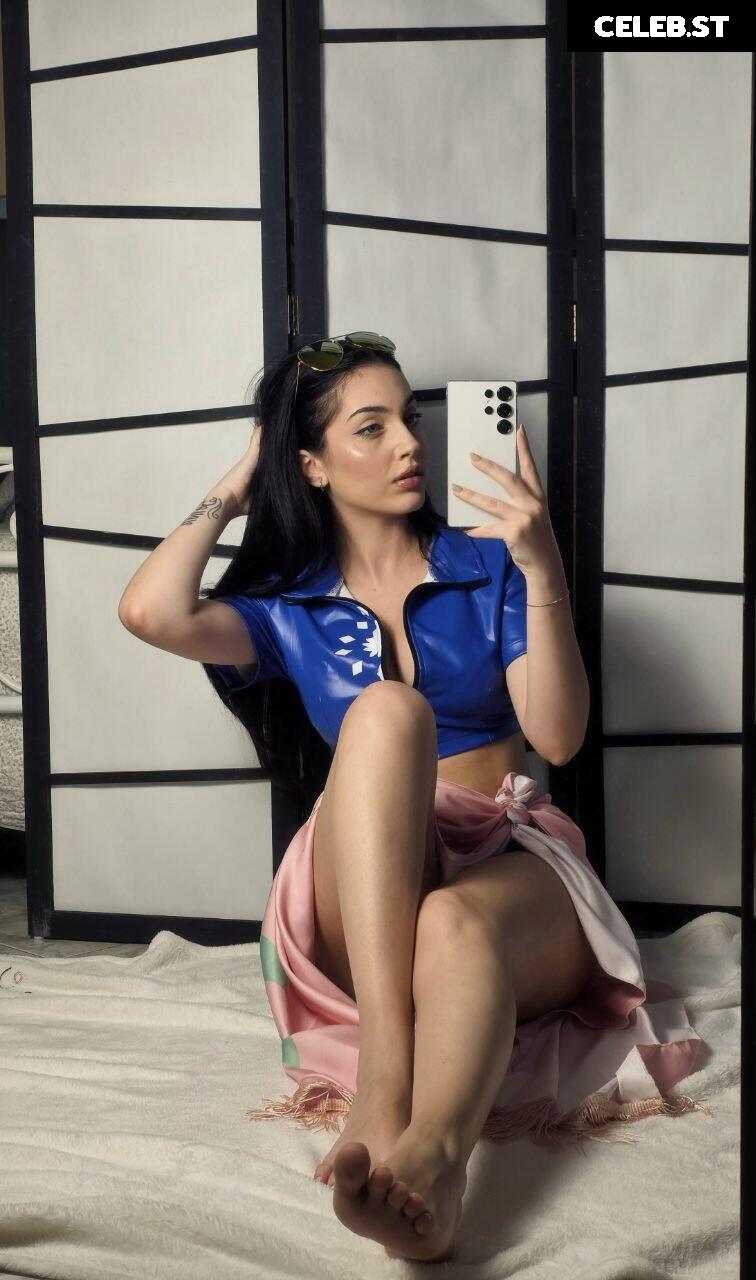 Mona Schon (Italian Streamer) Image 10613712