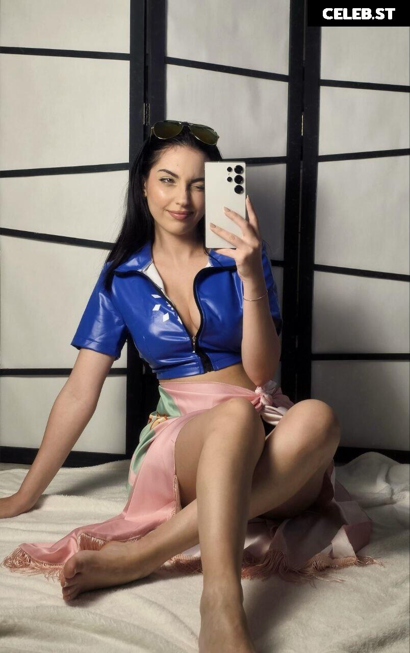 Mona Schon (Italian Streamer) Image 10613711