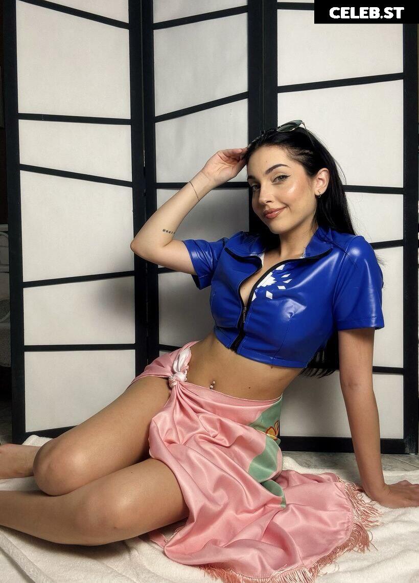 Mona Schon (Italian Streamer) Image 10613717