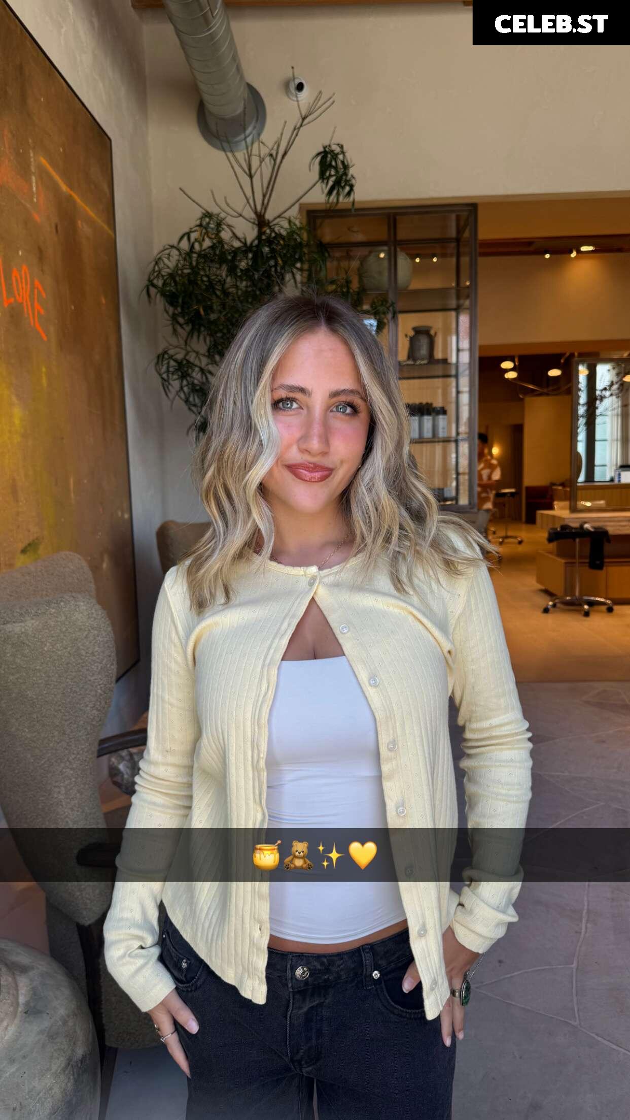 Ava Kolker Image 10619915