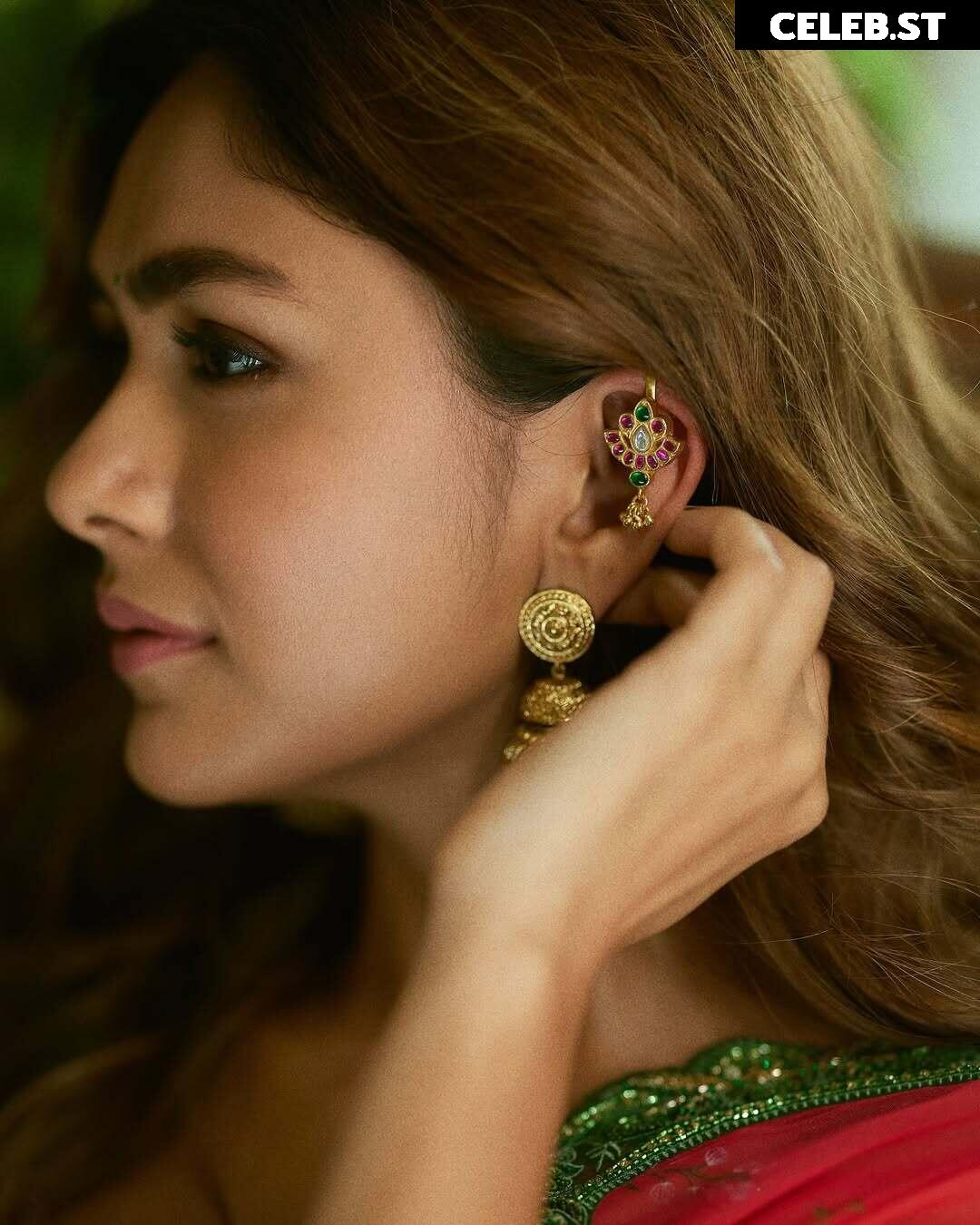 Mrunal Thakur Image 10619158