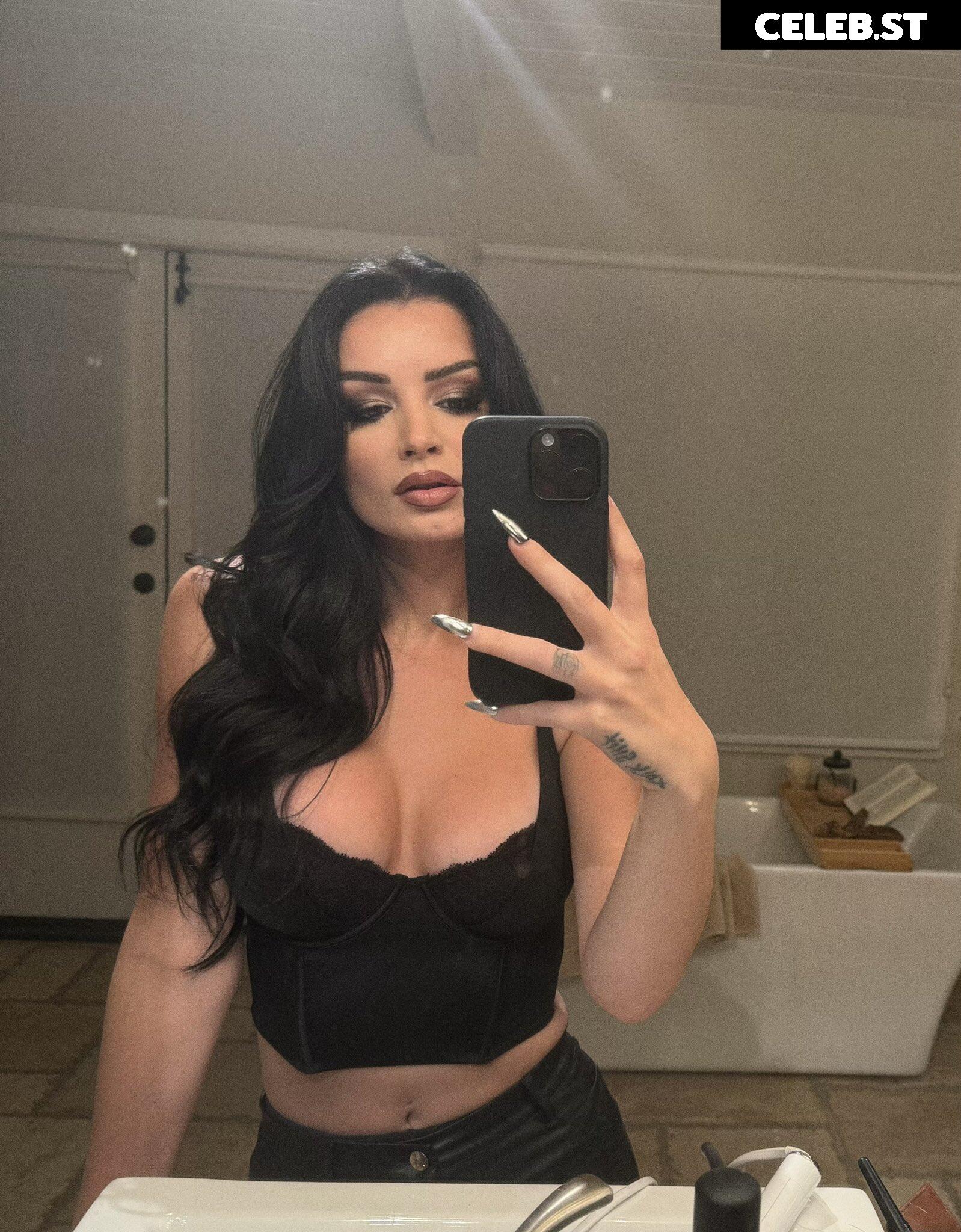 WWE's Paige / Saraya Bevis Image 10619306