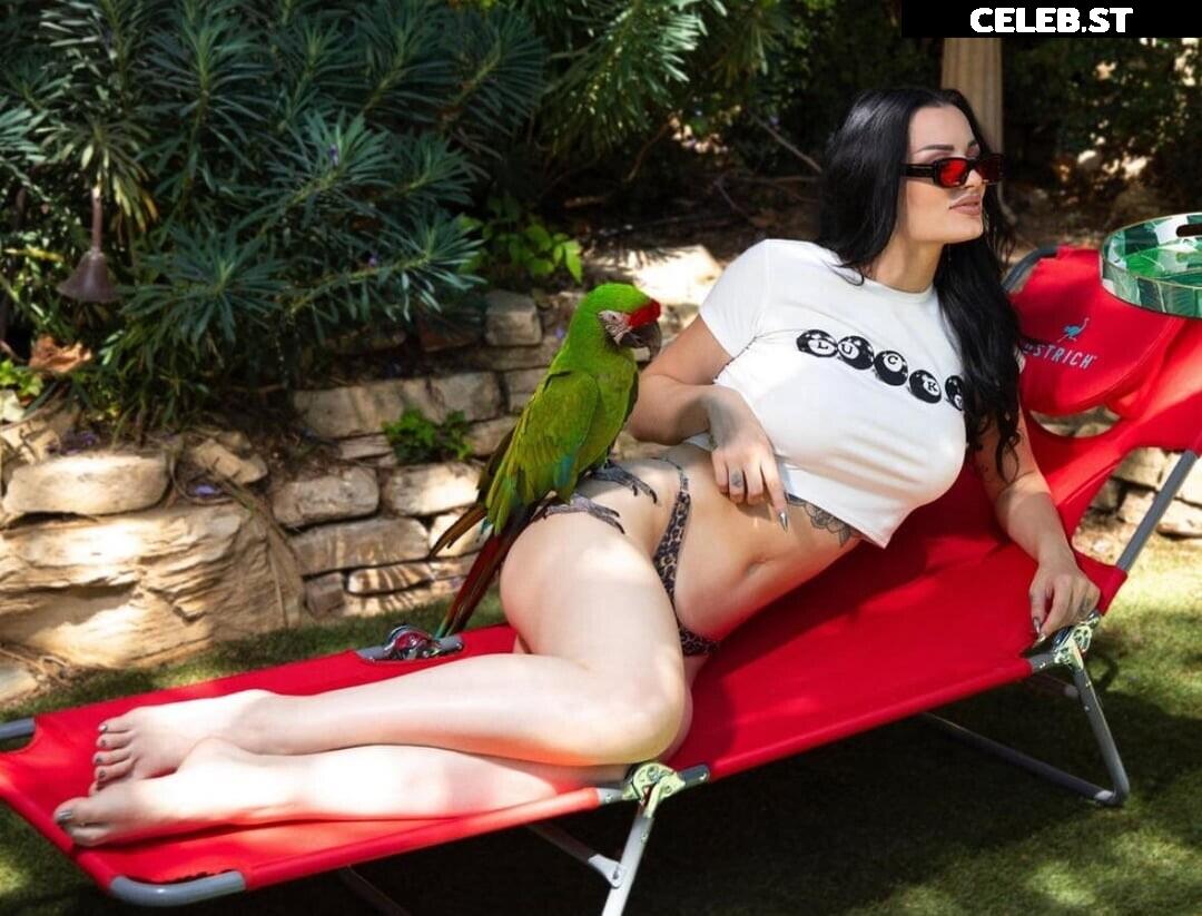 WWE's Paige / Saraya Bevis Image 10619305