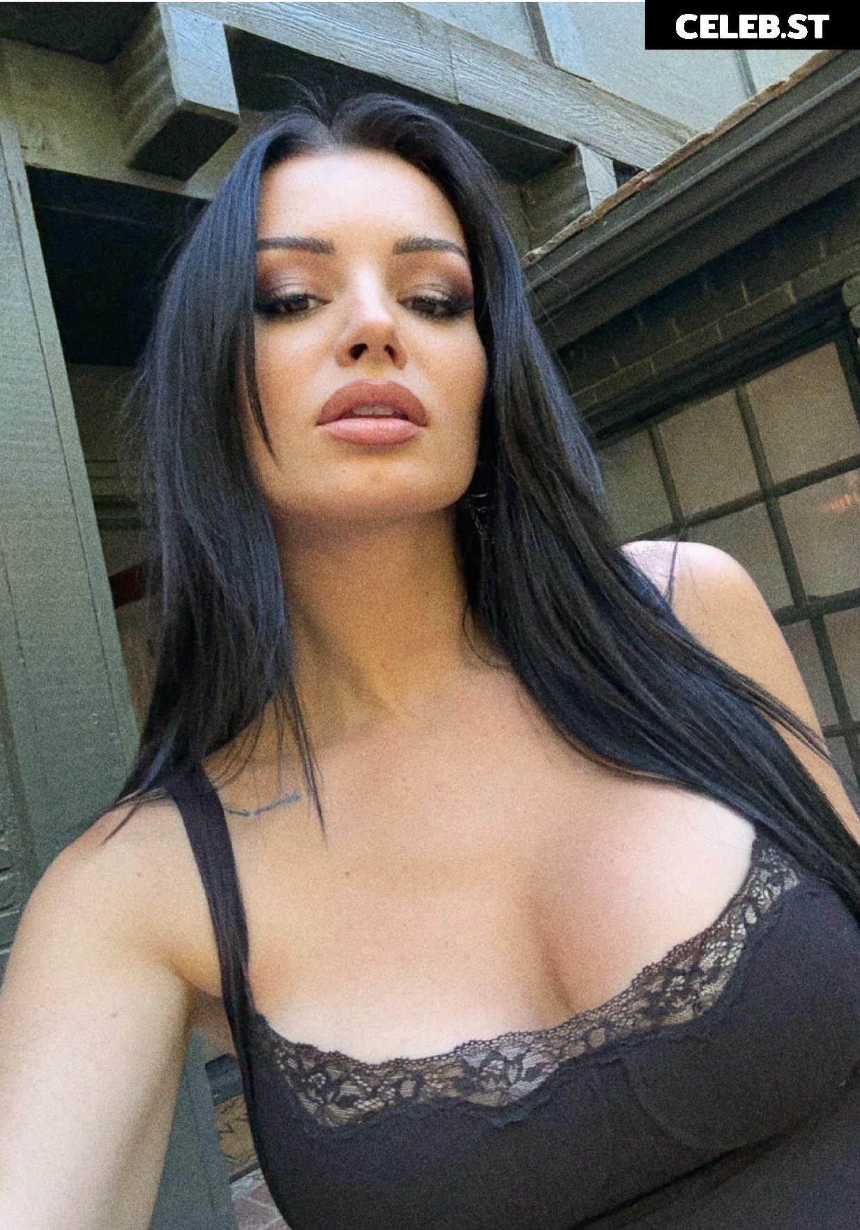 WWE's Paige / Saraya Bevis Image 10619285